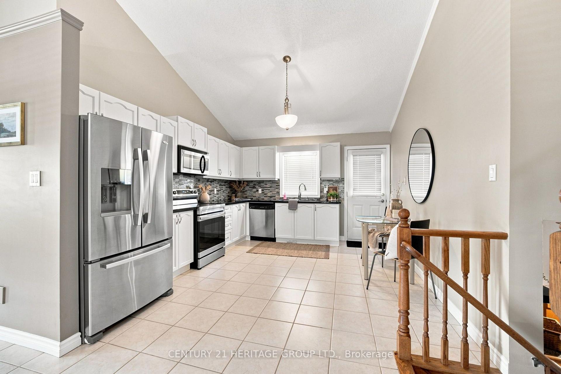 Photo 14 of 546 Jerseyville Road W, Hamilton, Ancaster — HOMEH