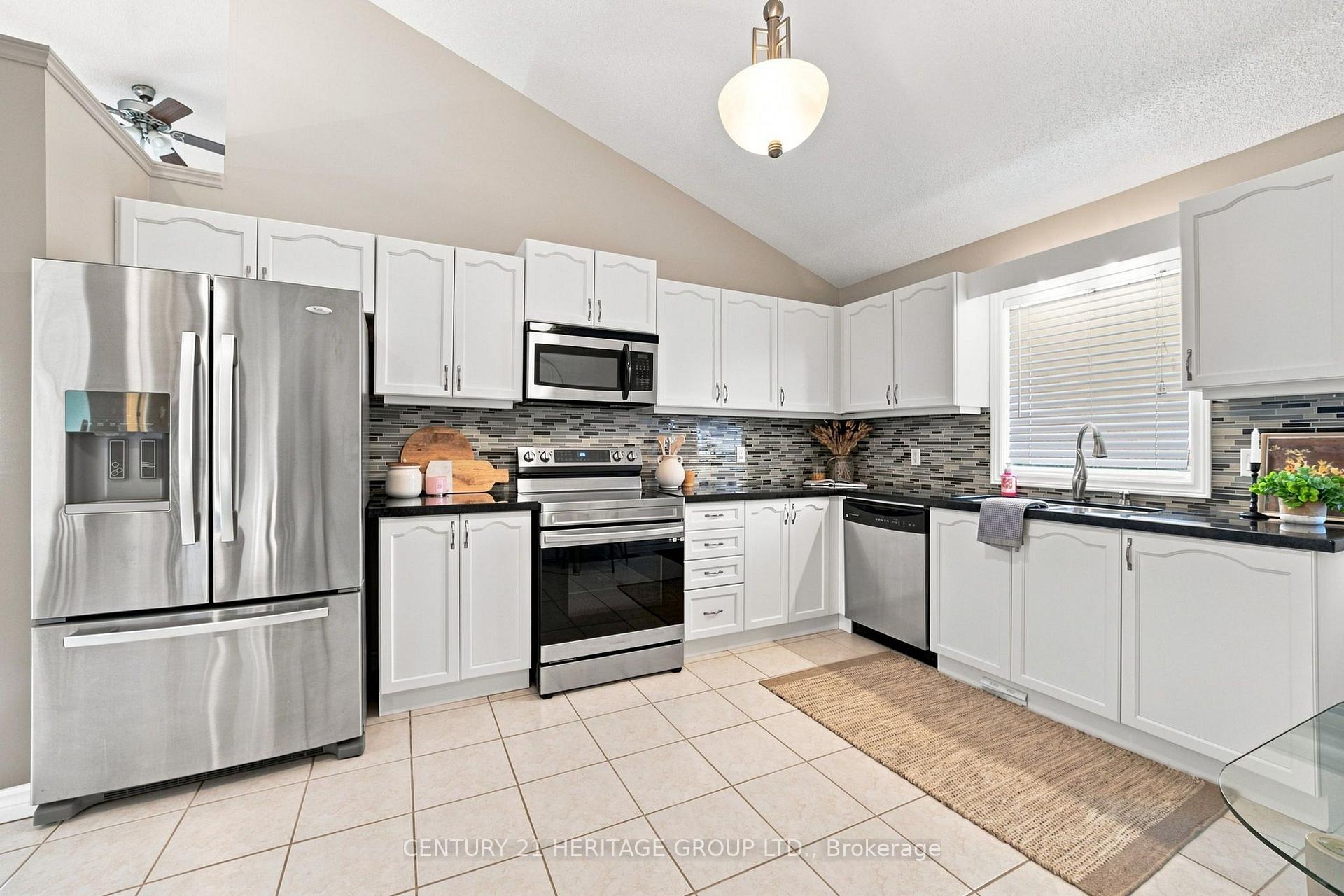 Photo 15 of 546 Jerseyville Road W, Hamilton, Ancaster — HOMEH