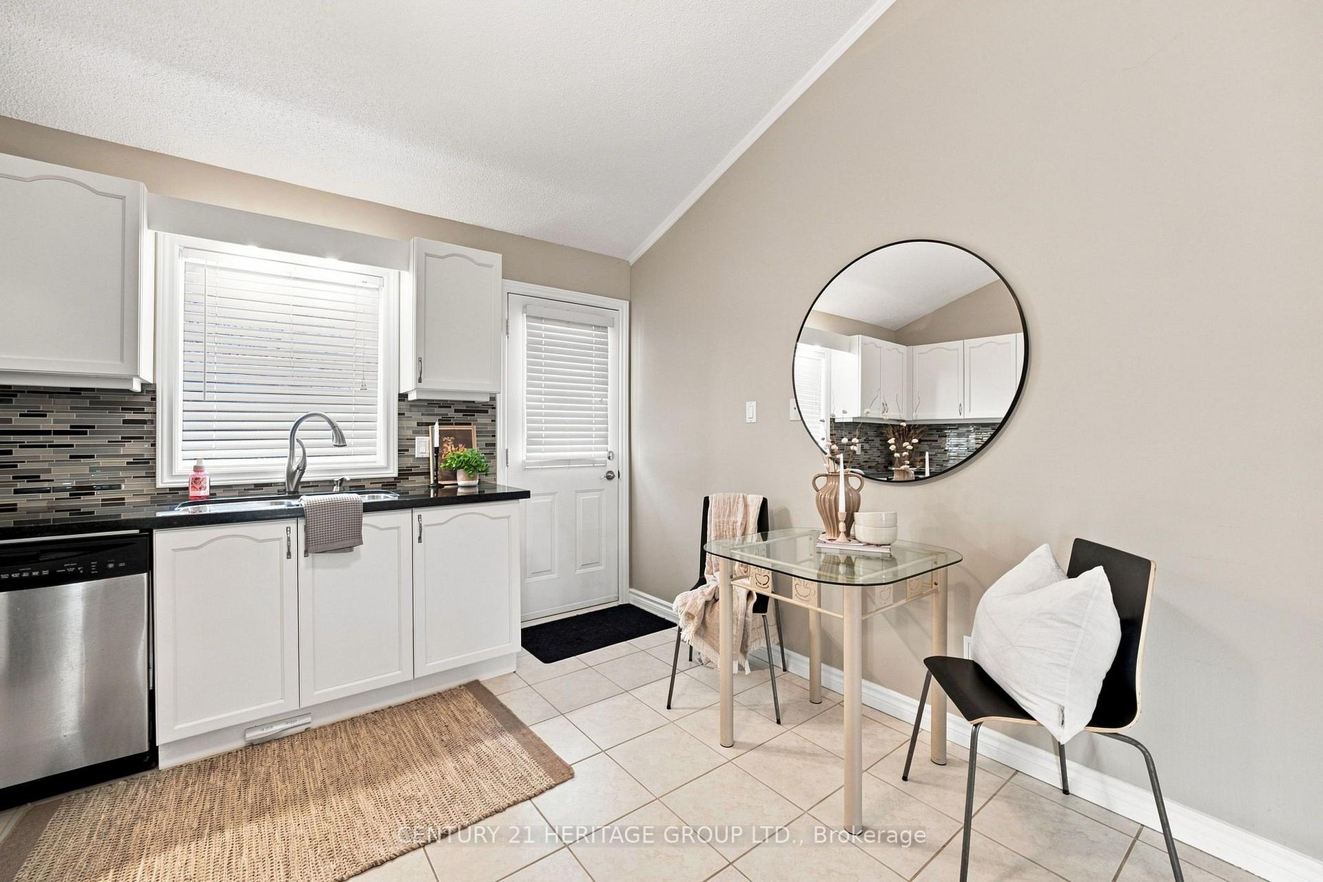 Photo 18 of 546 Jerseyville Road W, Hamilton, Ancaster — HOMEH