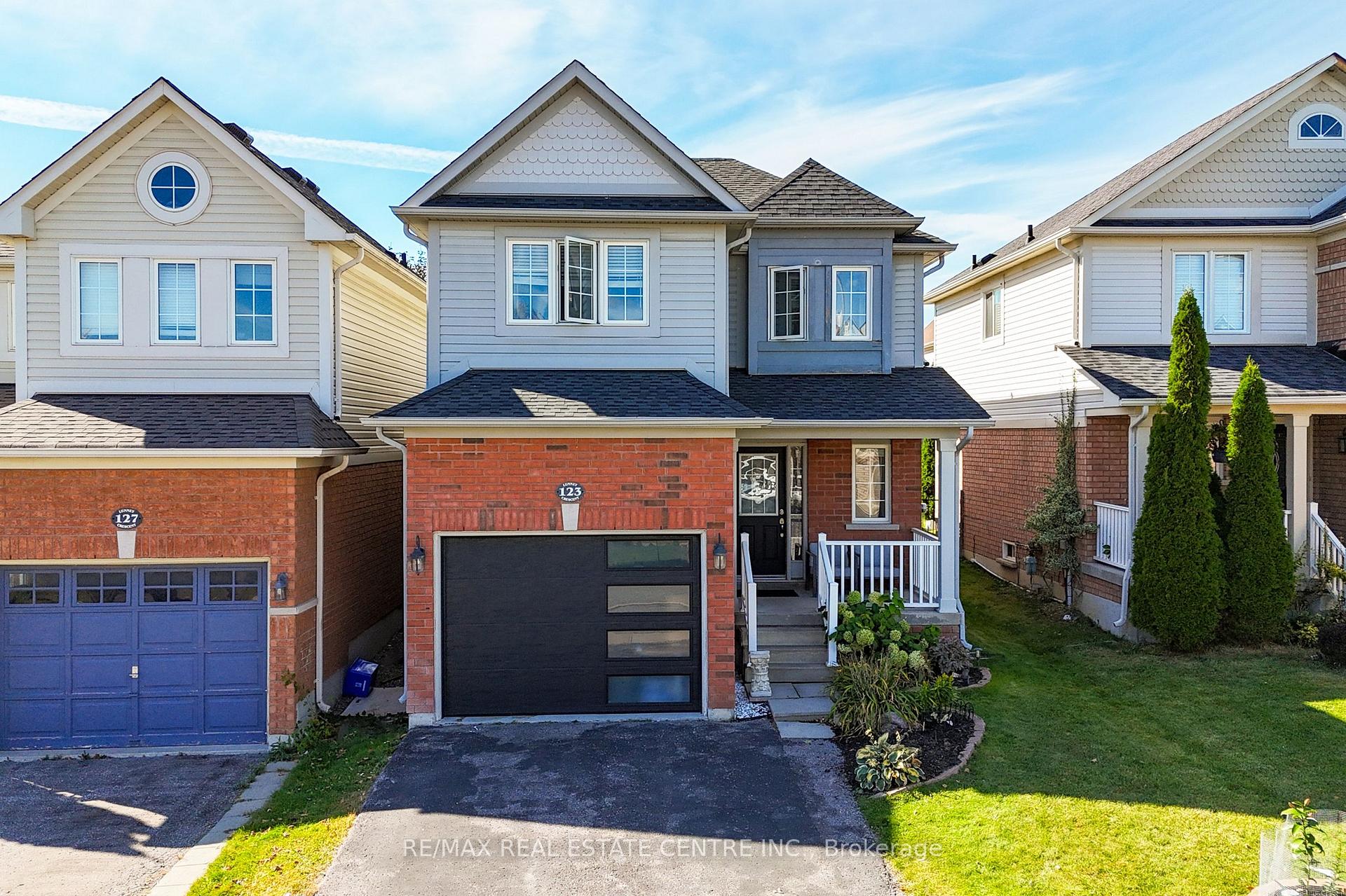 Photo 3 of 123 Lunney Crescent, Clarington, Bowmanville — HOMEH