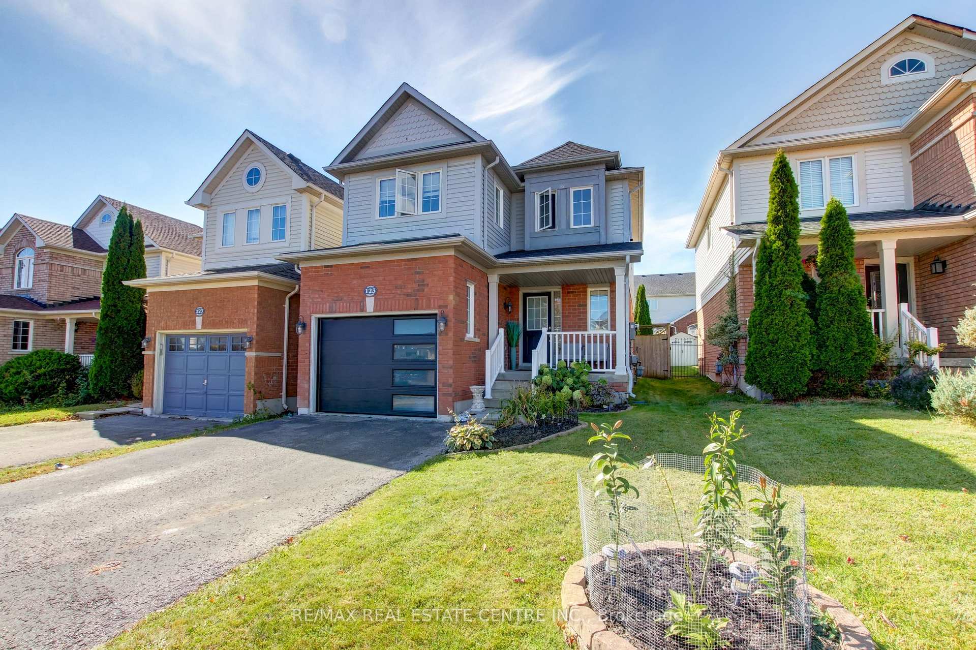 Photo 5 of 123 Lunney Crescent, Clarington, Bowmanville — HOMEH