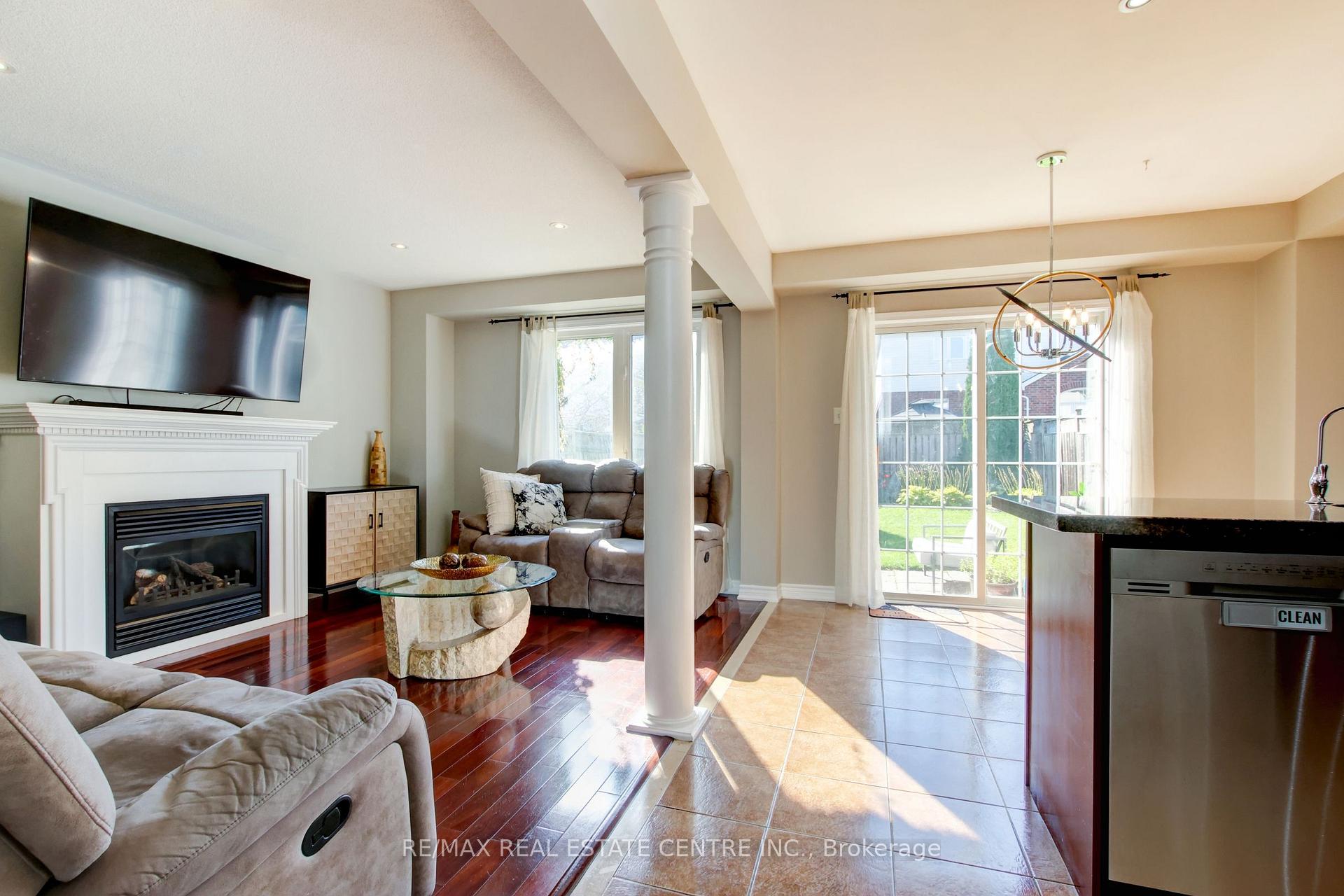 Photo 8 of 123 Lunney Crescent, Clarington, Bowmanville — HOMEH