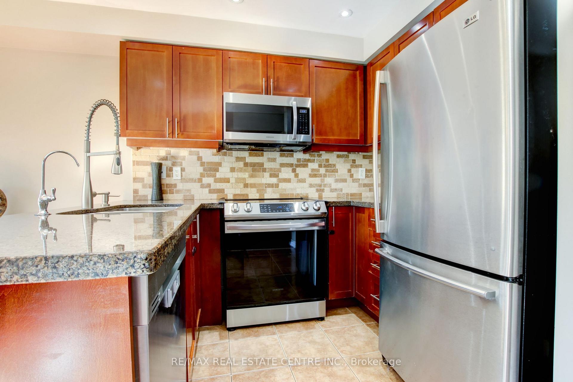 Photo 10 of 123 Lunney Crescent, Clarington, Bowmanville — HOMEH