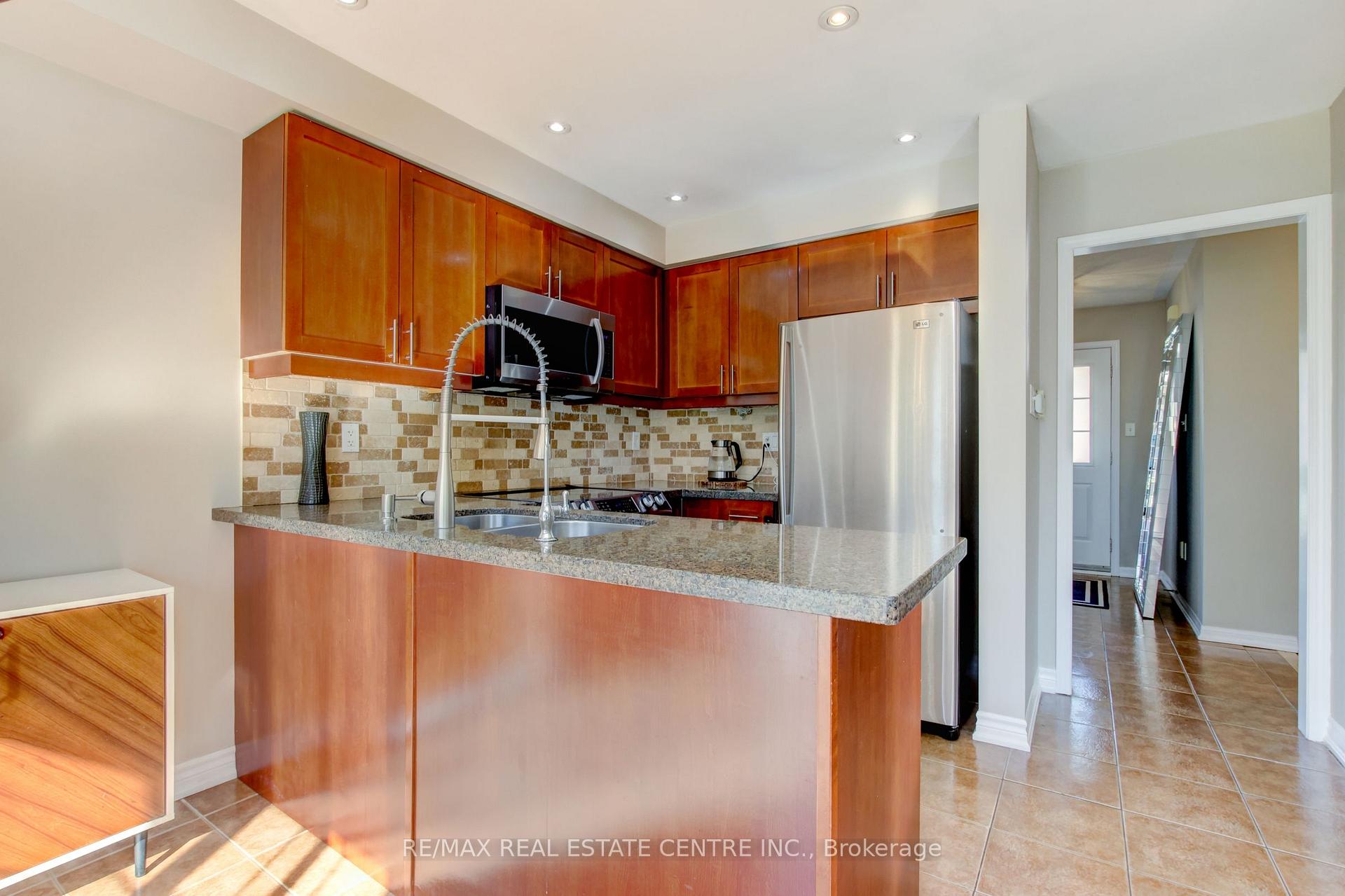 Photo 12 of 123 Lunney Crescent, Clarington, Bowmanville — HOMEH
