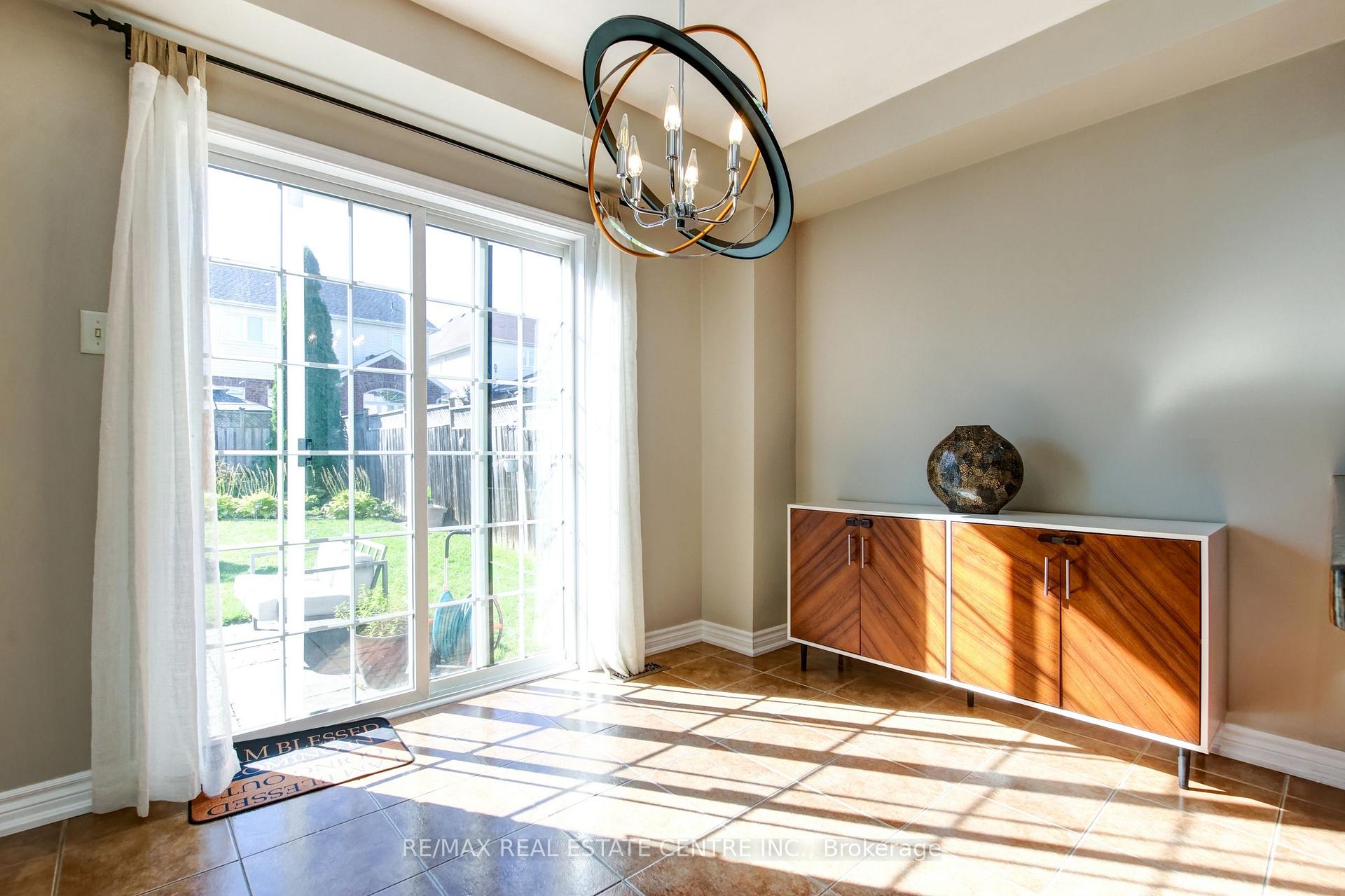 Photo 14 of 123 Lunney Crescent, Clarington, Bowmanville — HOMEH