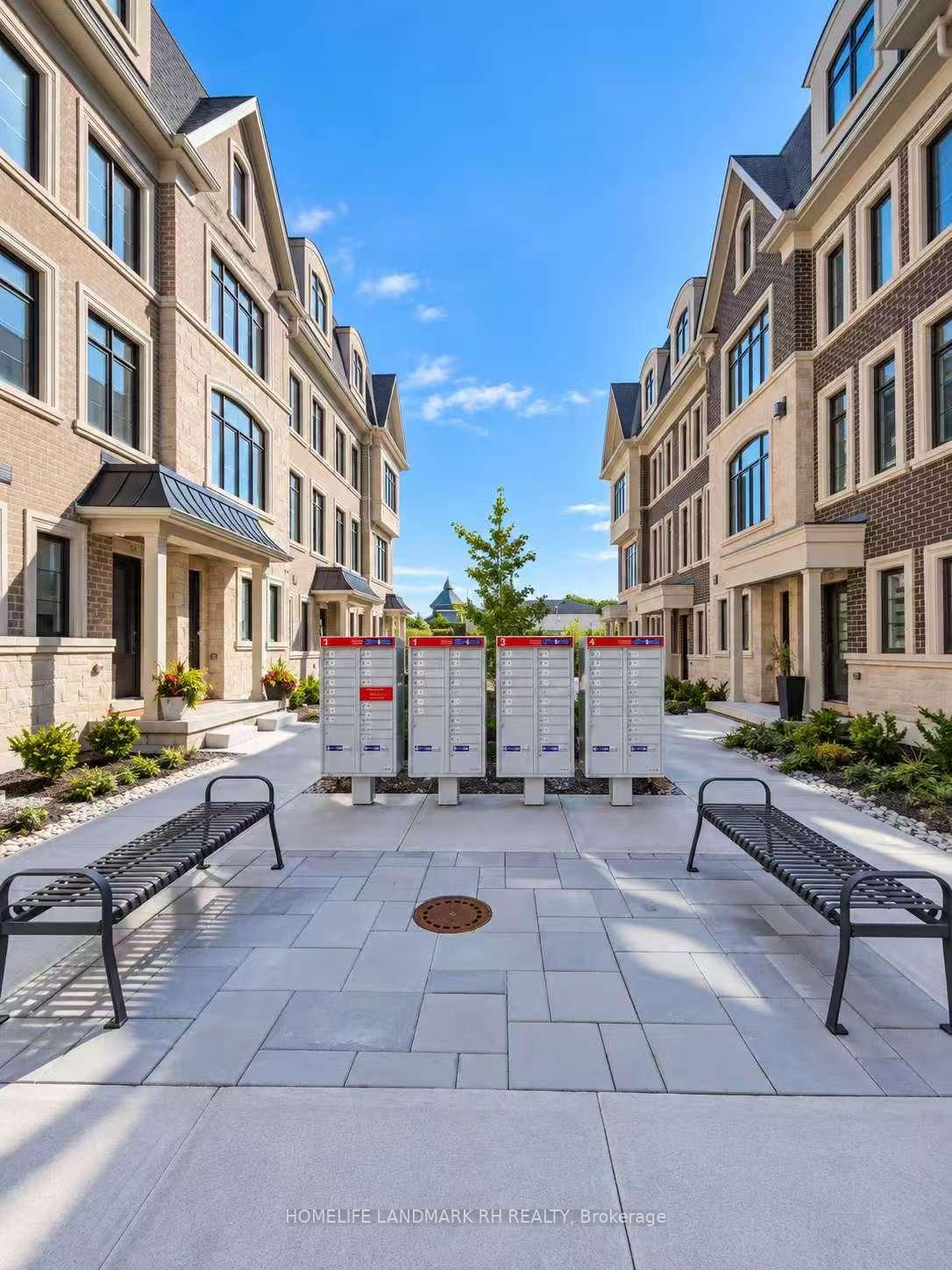Photo 2 of Unit 18, 250 Melody Common, Oakville, River Oaks — HOMEH