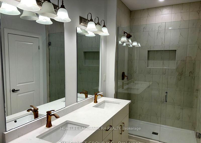 Photo 5 of Unit 18, 250 Melody Common, Oakville, River Oaks — HOMEH
