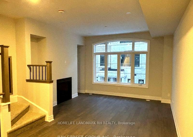 Photo 7 of Unit 18, 250 Melody Common, Oakville, River Oaks — HOMEH