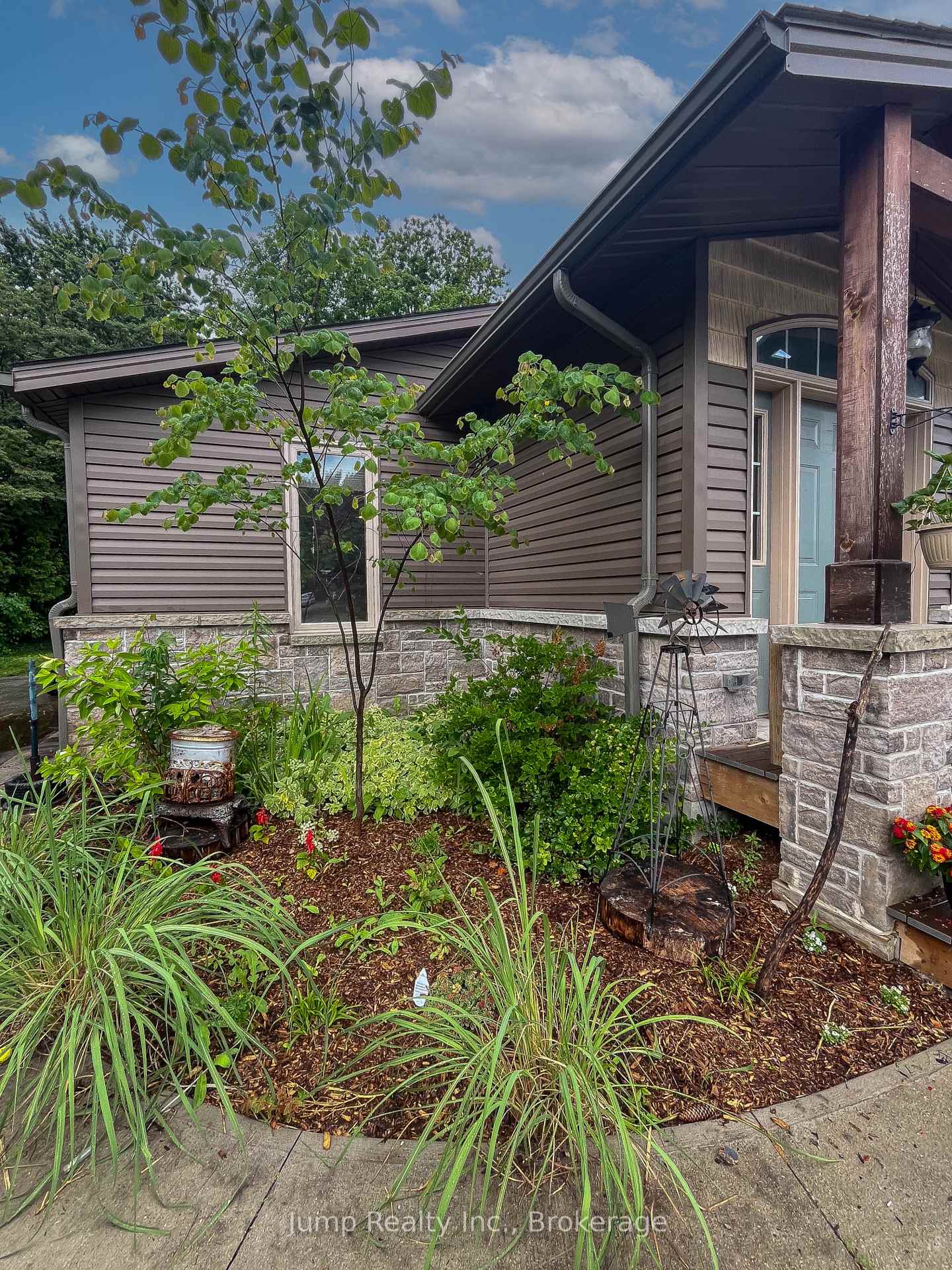 Photo 6 of 22788 Creek Road, Chatham-Kent, Chatham — HOMEH