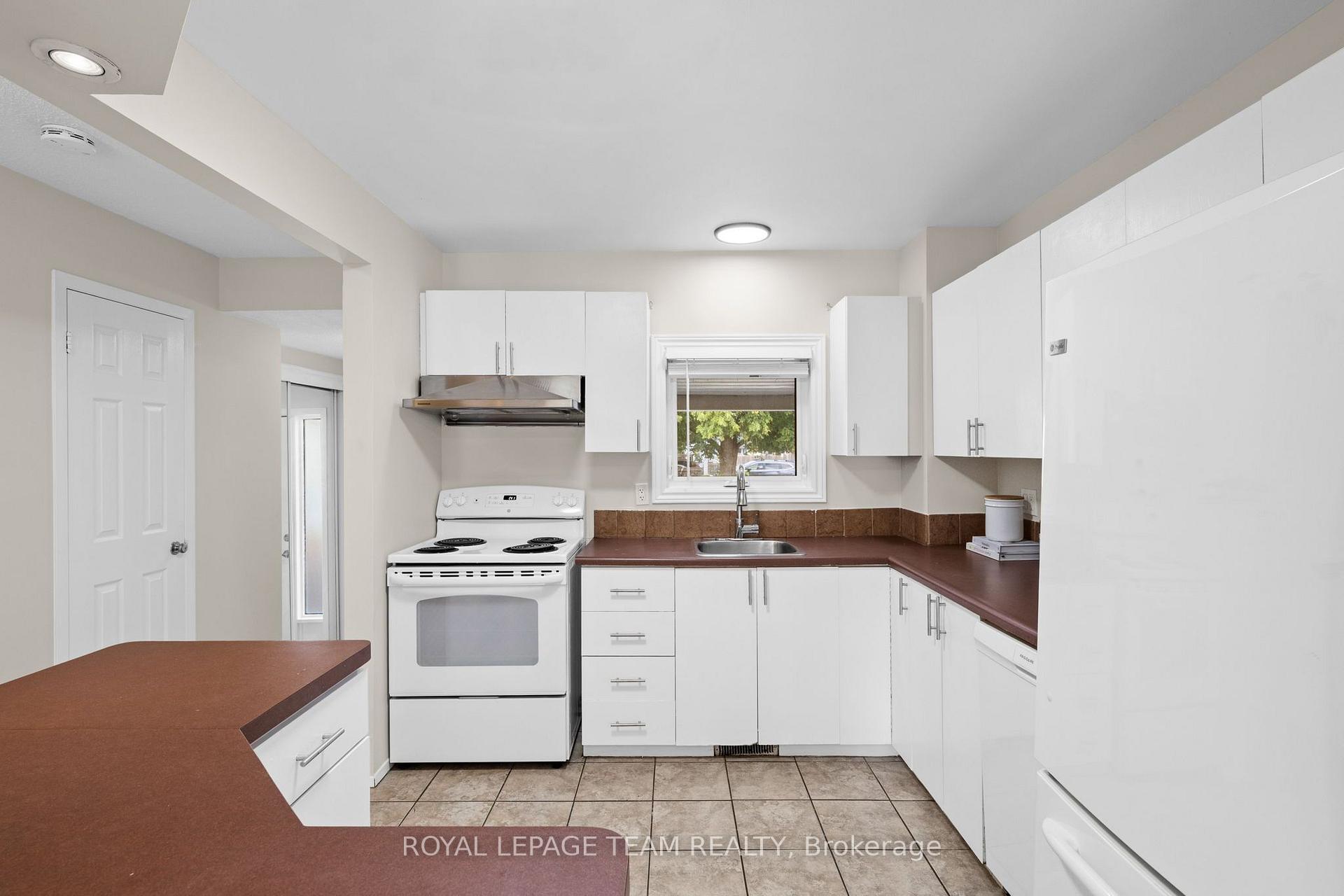 Photo 11 of 26 Paddington Private, Ottawa, Heron Gate/Industrial Park — HOMEH