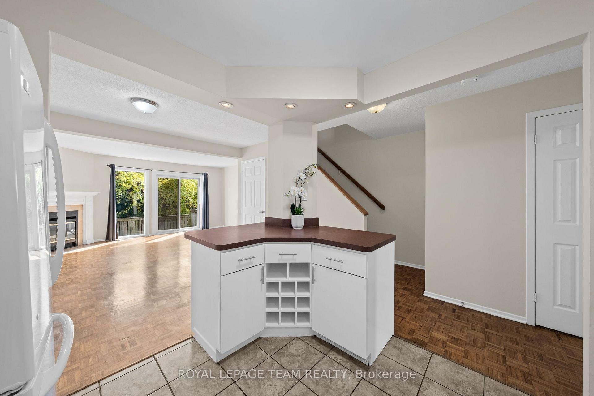 Photo 13 of 26 Paddington Private, Ottawa, Heron Gate/Industrial Park — HOMEH