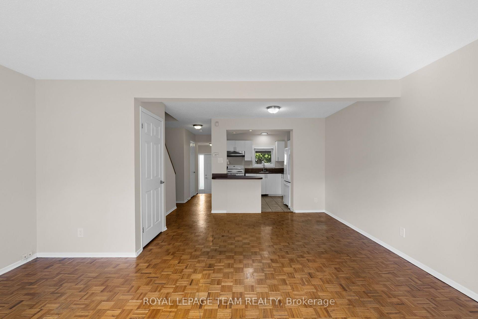 Photo 23 of 26 Paddington Private, Ottawa, Heron Gate/Industrial Park — HOMEH