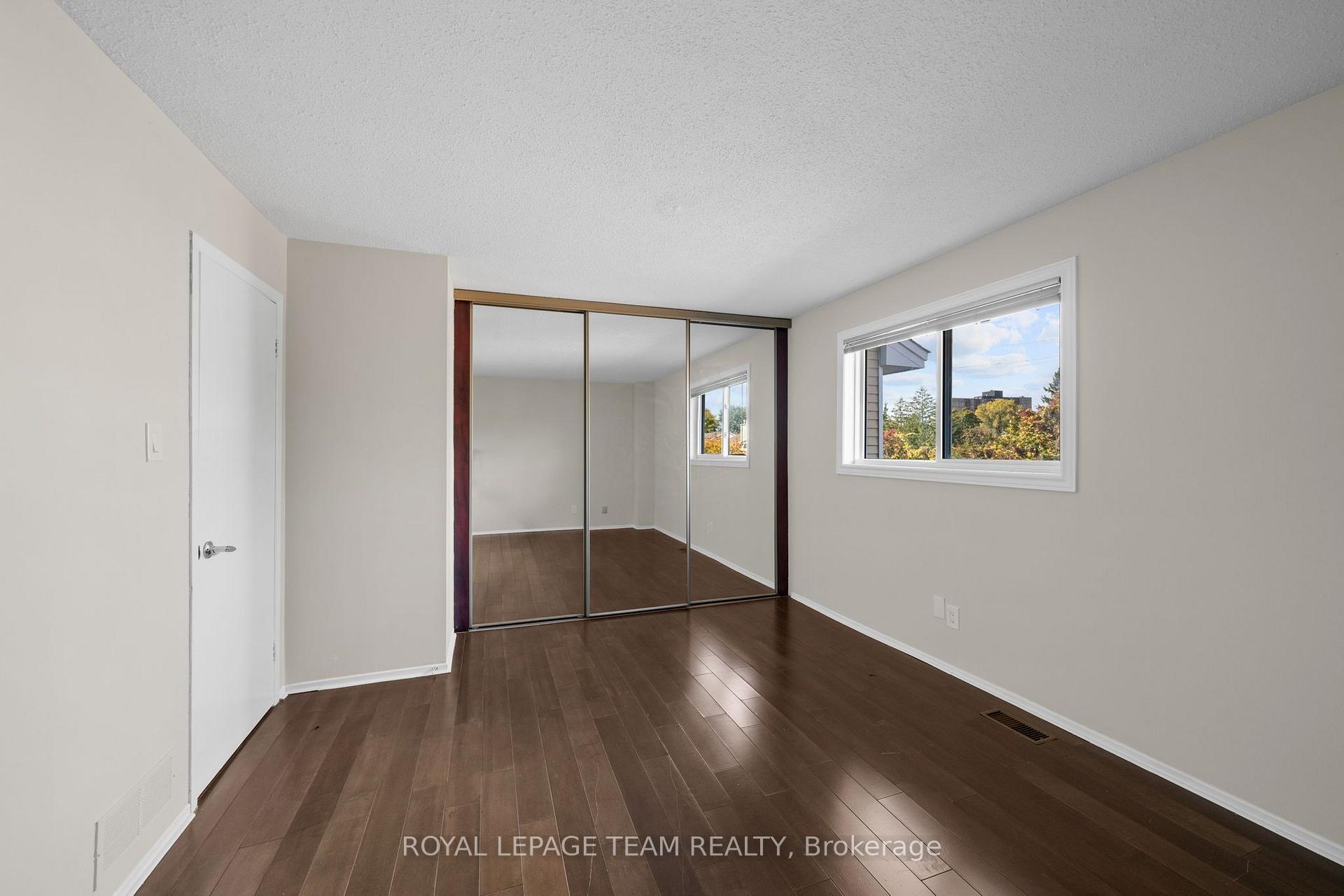 Photo 31 of 26 Paddington Private, Ottawa, Heron Gate/Industrial Park — HOMEH