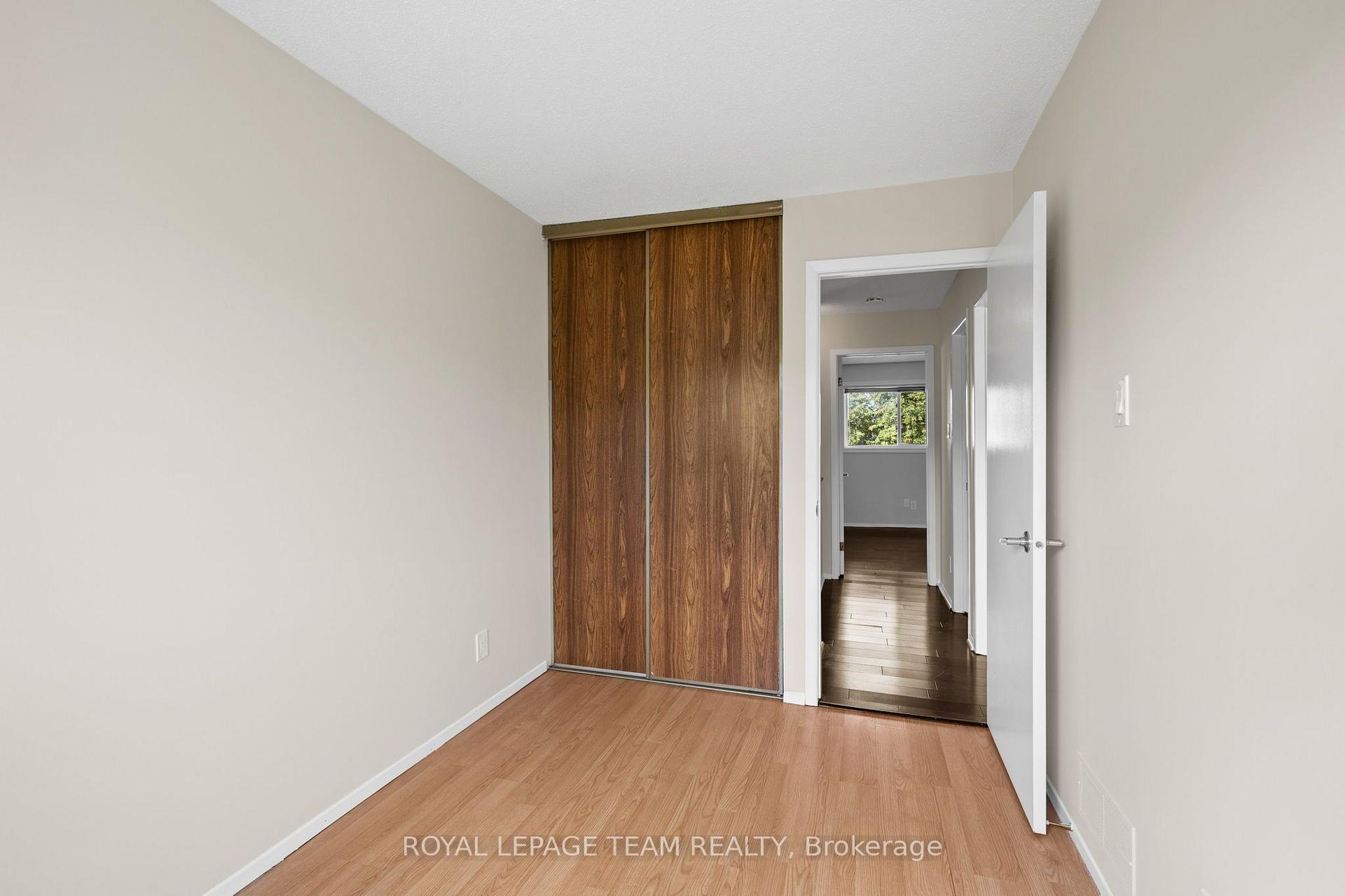 Photo 35 of 26 Paddington Private, Ottawa, Heron Gate/Industrial Park — HOMEH