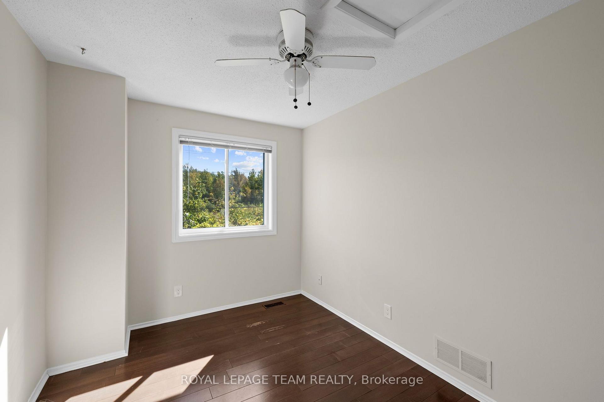 Photo 37 of 26 Paddington Private, Ottawa, Heron Gate/Industrial Park — HOMEH