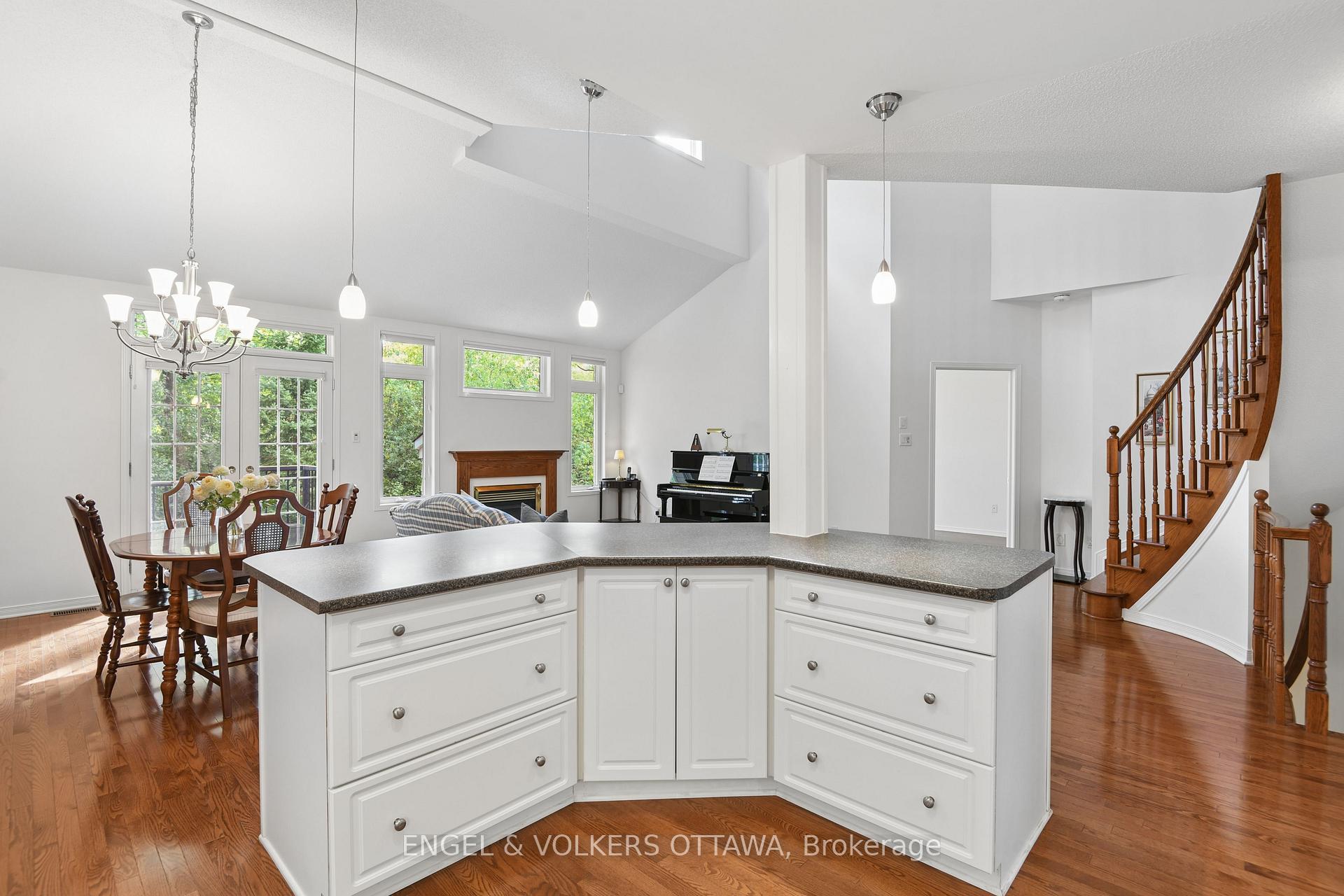 Photo 6 of 162 Maple Key Private, Ottawa, Blossom Park/Kemp Park/Findlay Creek — HOMEH