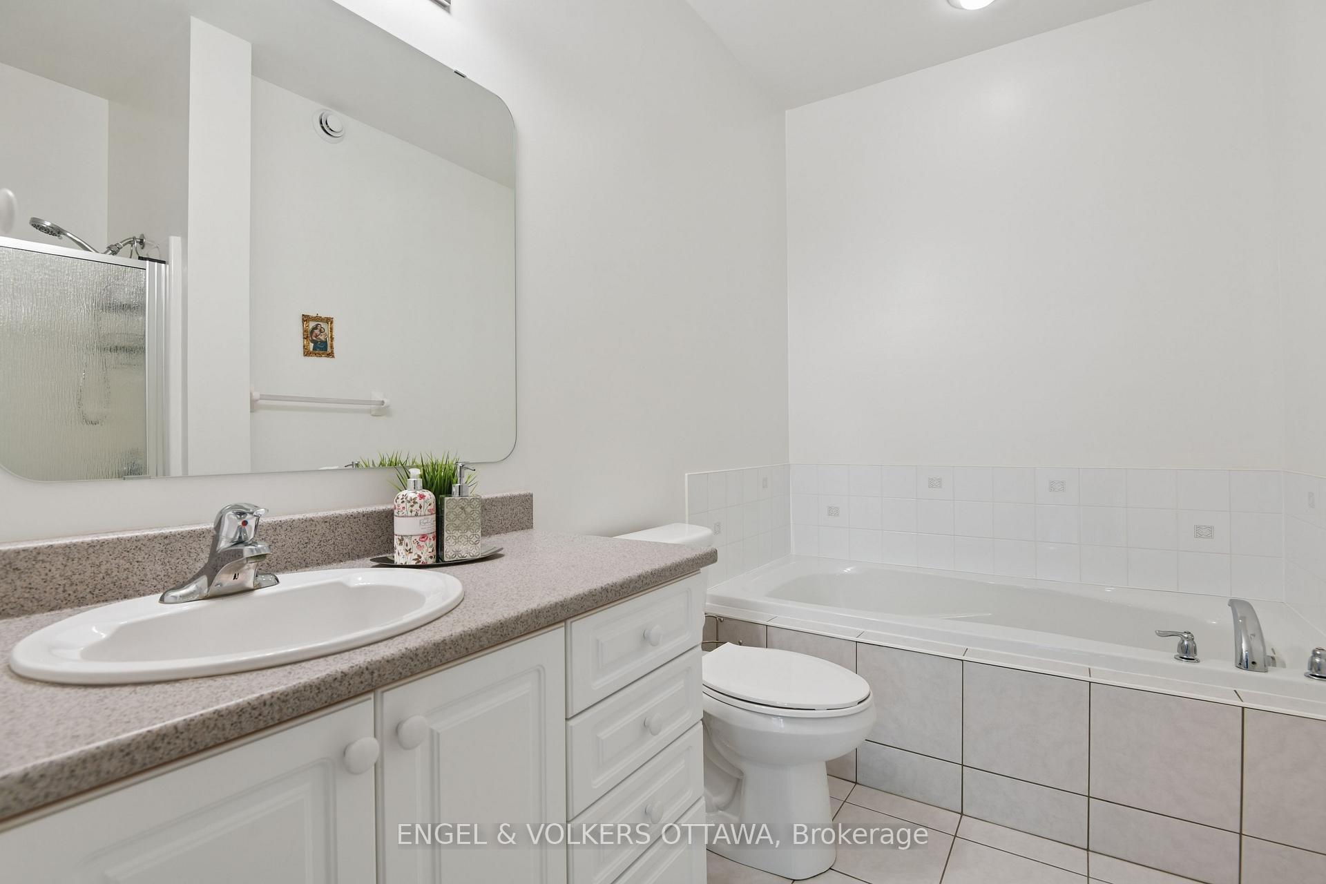 Photo 15 of 162 Maple Key Private, Ottawa, Blossom Park/Kemp Park/Findlay Creek — HOMEH