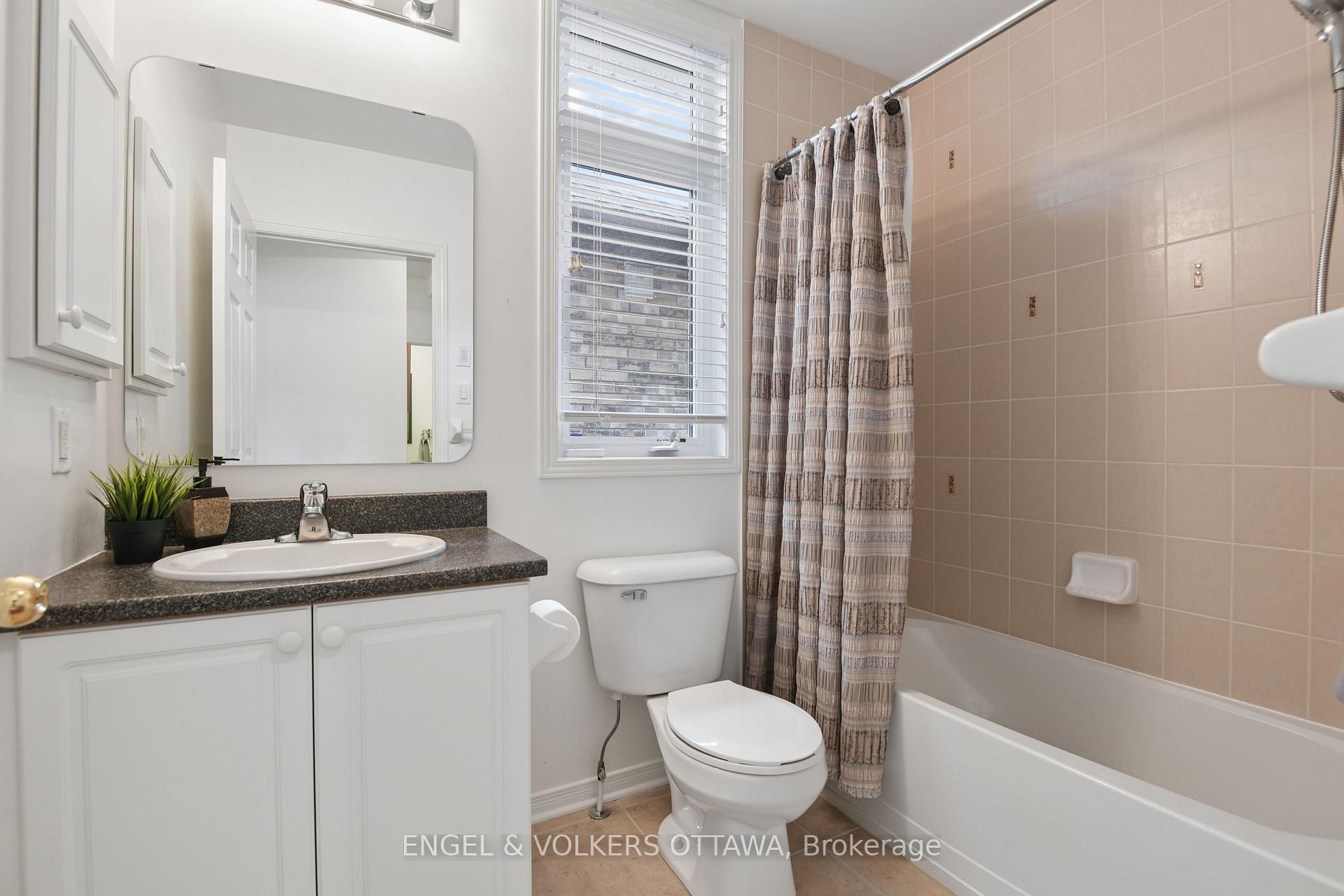 Photo 19 of 162 Maple Key Private, Ottawa, Blossom Park/Kemp Park/Findlay Creek — HOMEH
