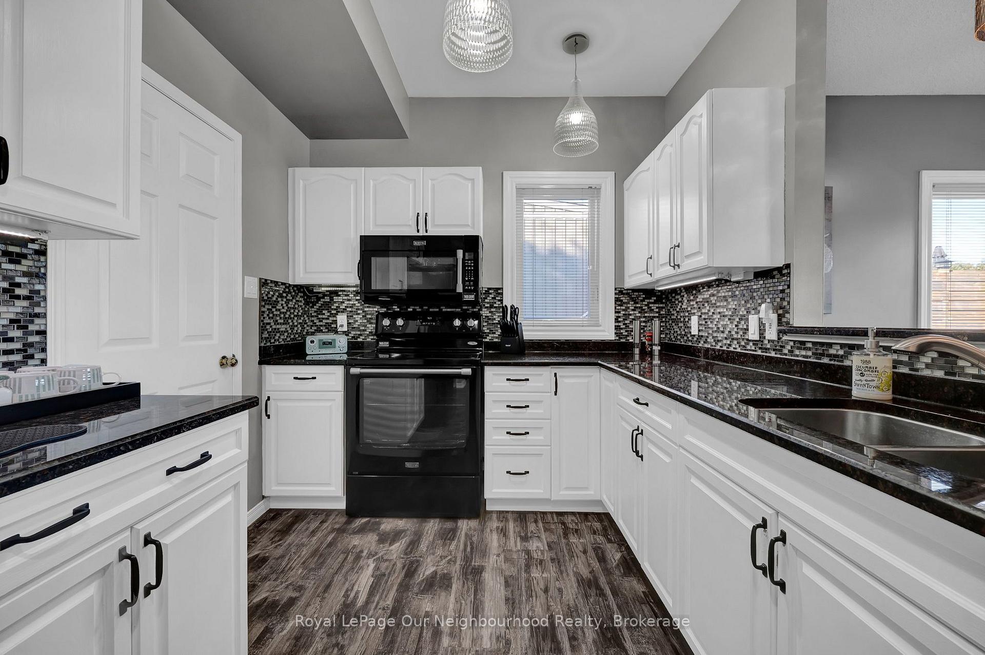 Photo 8 of 56 Wilmot Trail, Clarington, Bowmanville — HOMEH