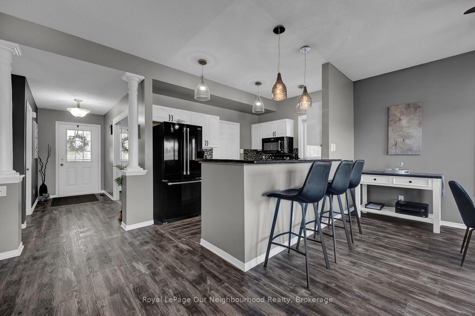Photo 10 of 56 Wilmot Trail, Clarington, Bowmanville — HOMEH