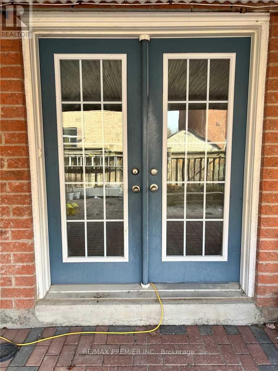 Photo 3 of 96 Mynden Way, Newmarket, Woodland Hill — HOMEH
