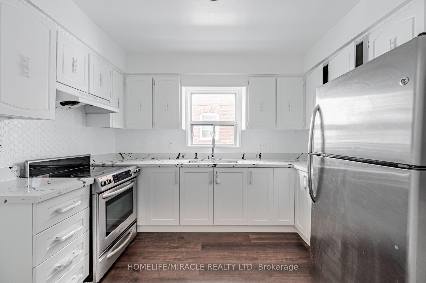 Photo 4 of 44 Leduc Drive, Etobicoke, Rexdale-Kipling — HOMEH