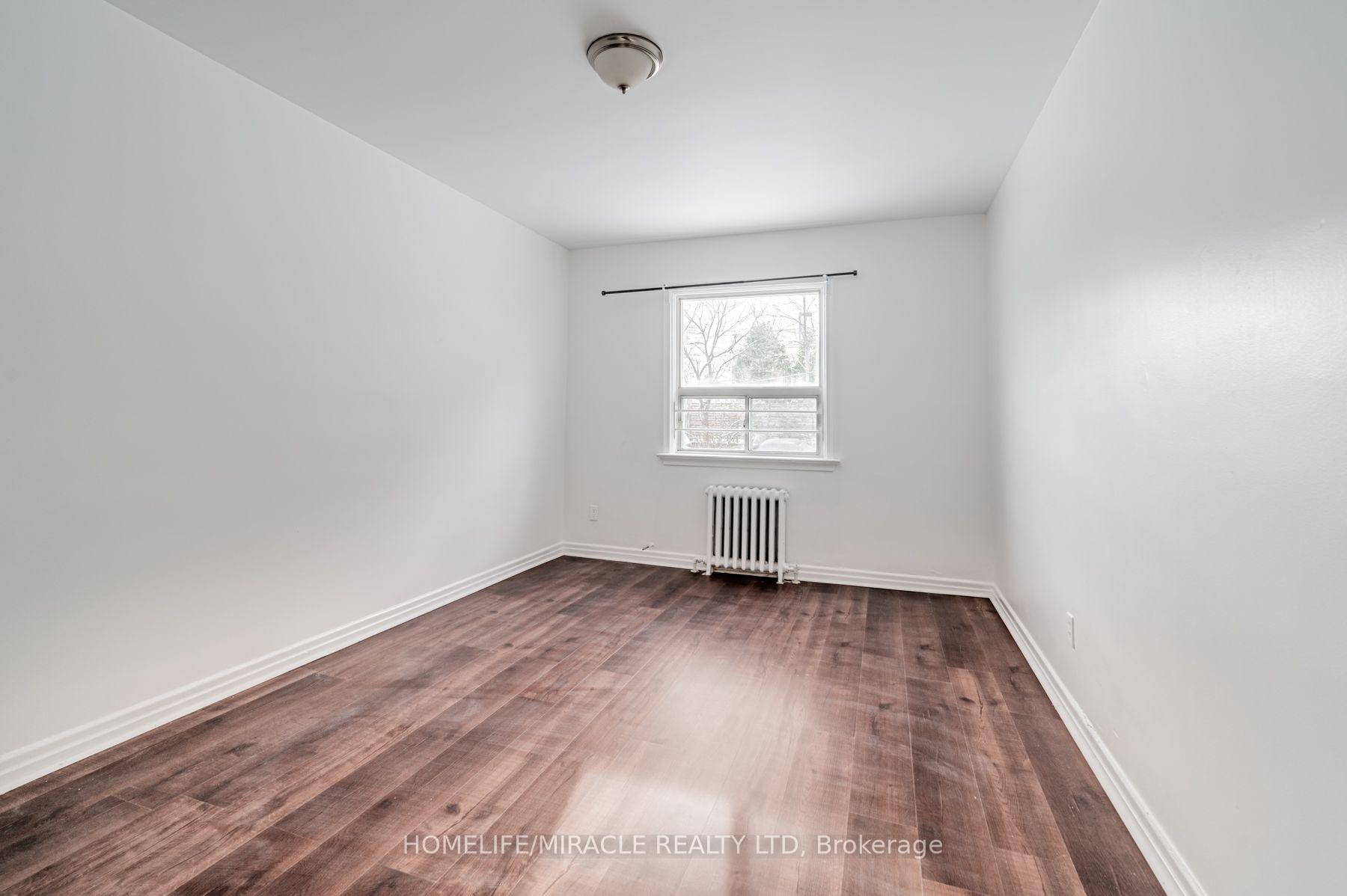 Photo 5 of 44 Leduc Drive, Etobicoke, Rexdale-Kipling — HOMEH