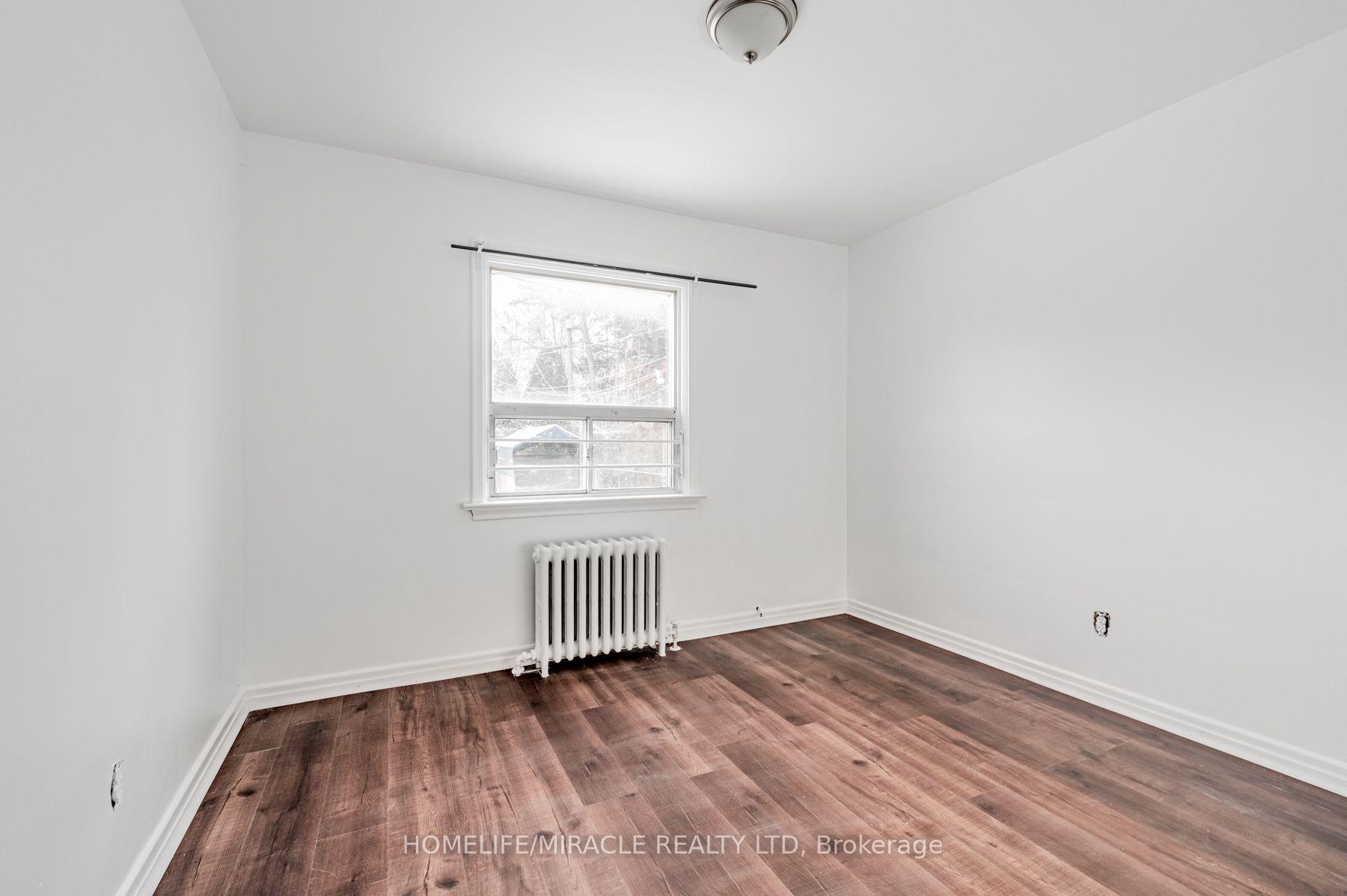Photo 7 of 44 Leduc Drive, Etobicoke, Rexdale-Kipling — HOMEH