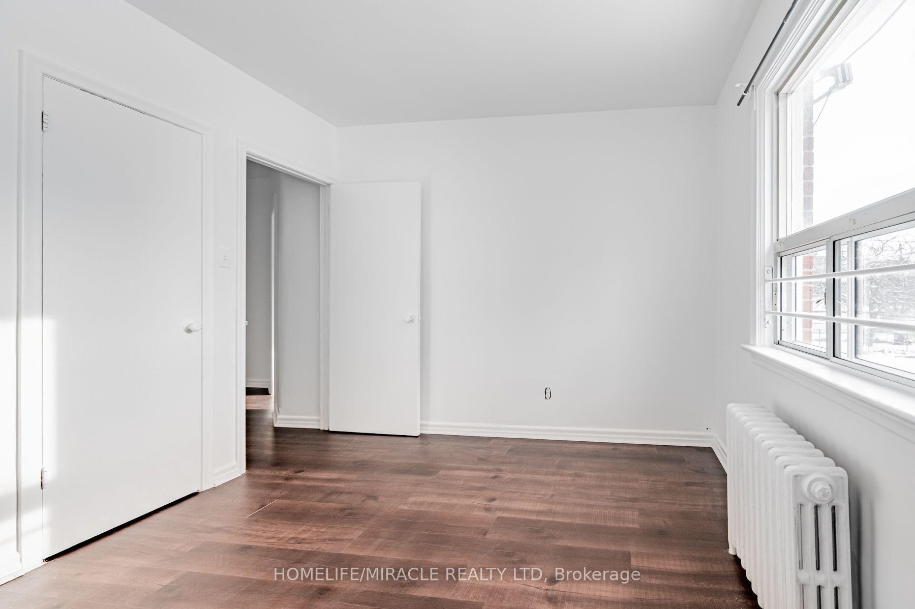 Photo 8 of 44 Leduc Drive, Etobicoke, Rexdale-Kipling — HOMEH