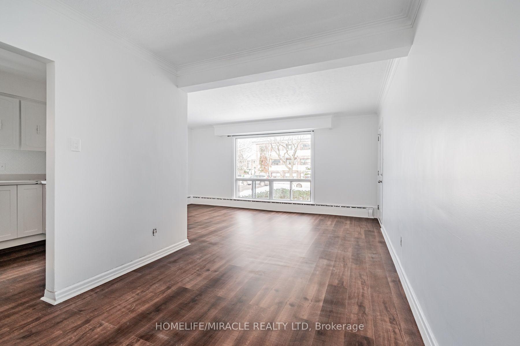 Photo 11 of 44 Leduc Drive, Etobicoke, Rexdale-Kipling — HOMEH