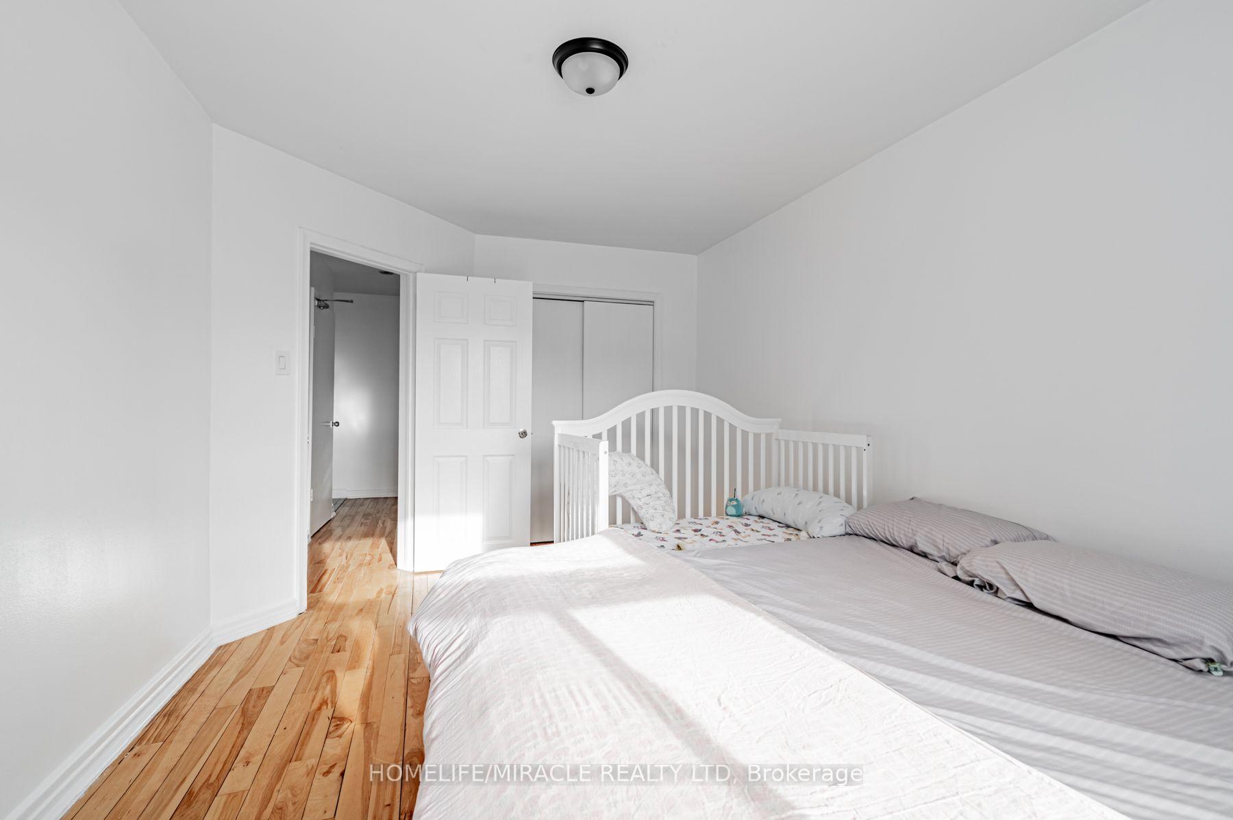Photo 20 of 44 Leduc Drive, Etobicoke, Rexdale-Kipling — HOMEH