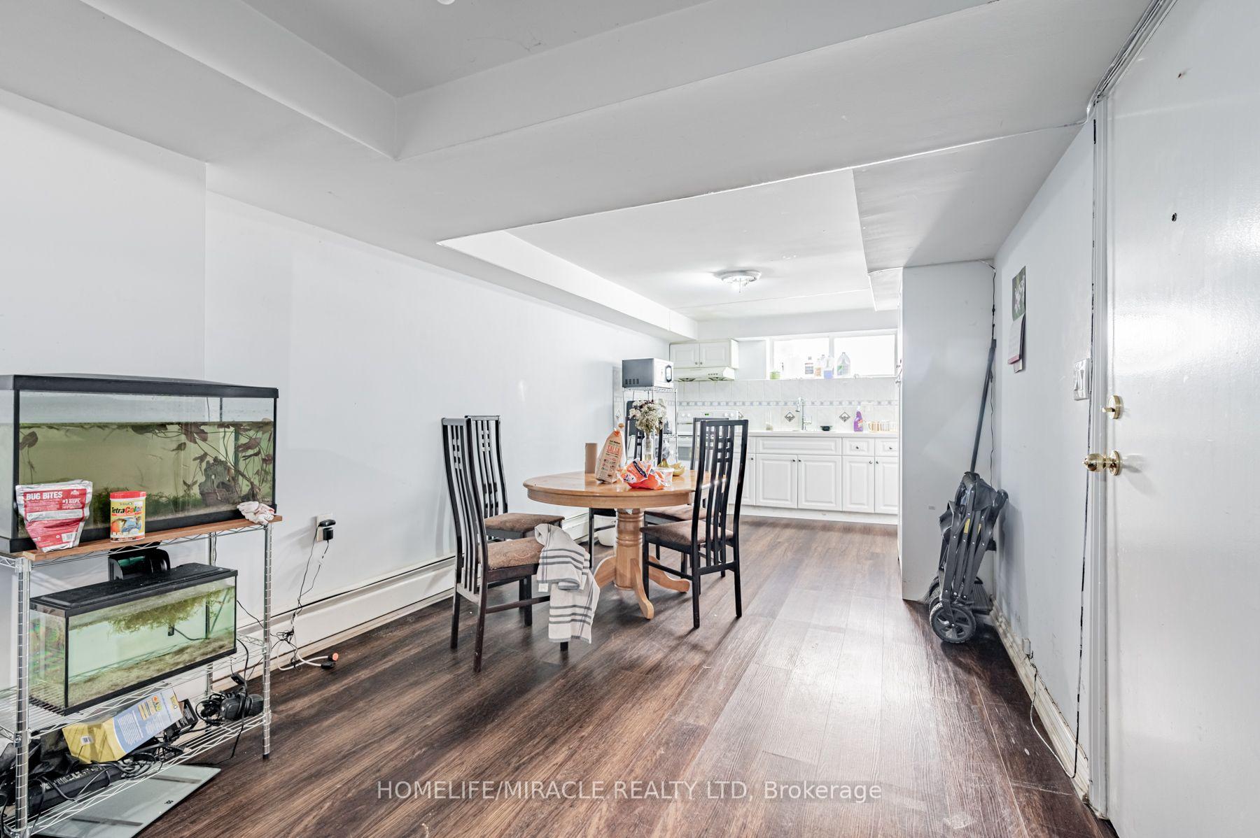 Photo 22 of 44 Leduc Drive, Etobicoke, Rexdale-Kipling — HOMEH