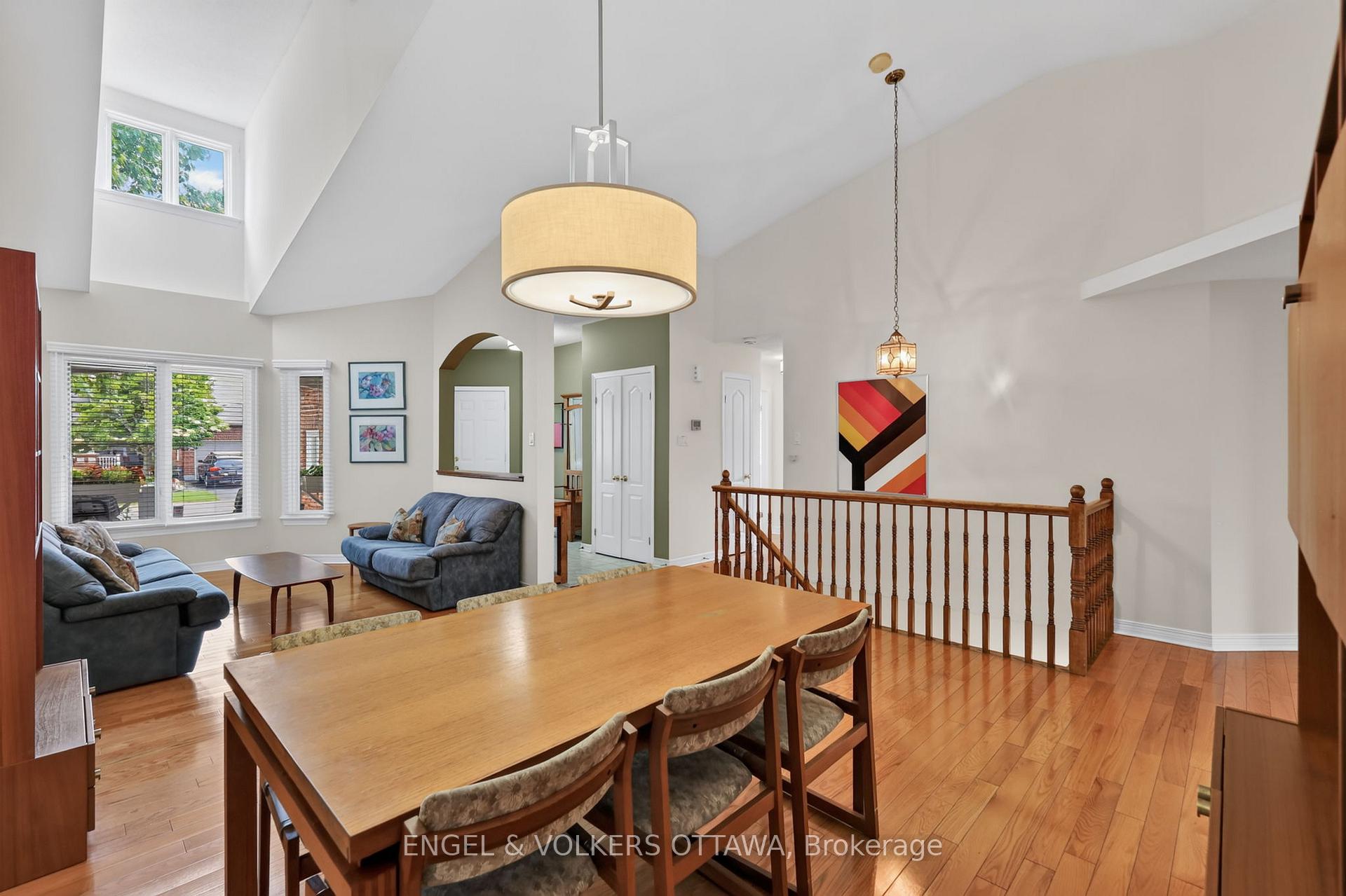 Photo 8 of 10 Waterthrush Crescent, Ottawa, Kanata - Bridlewood — HOMEH