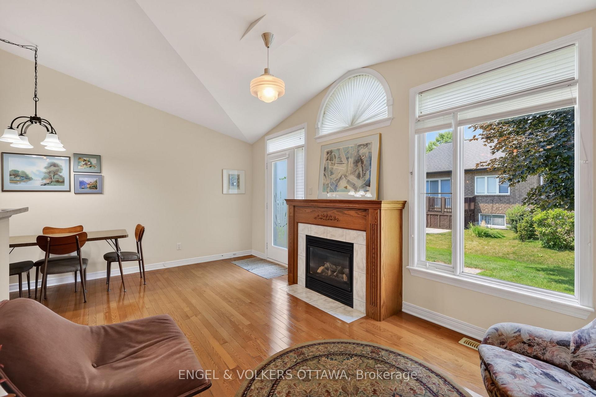 Photo 18 of 10 Waterthrush Crescent, Ottawa, Kanata - Bridlewood — HOMEH
