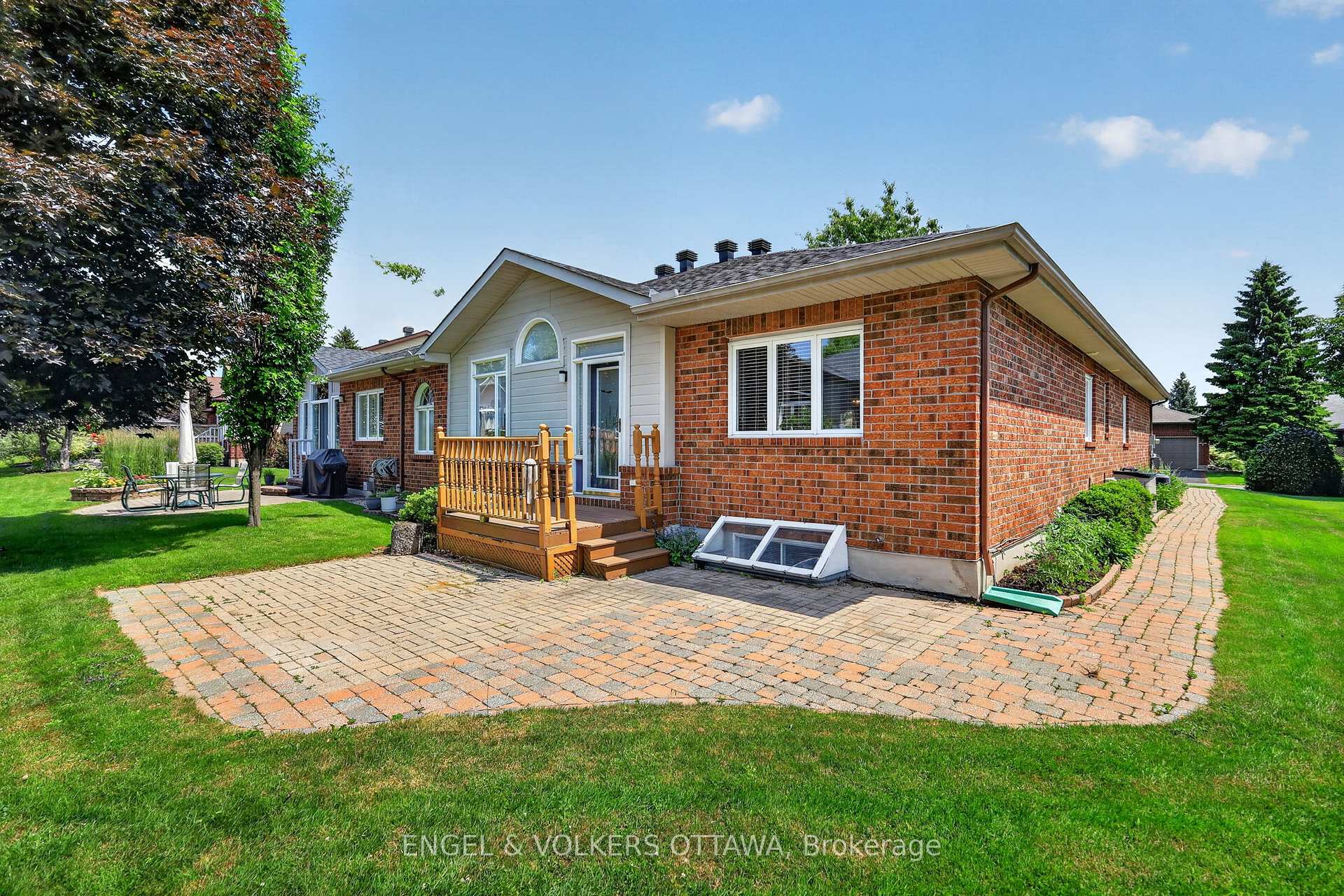 Photo 37 of 10 Waterthrush Crescent, Ottawa, Kanata - Bridlewood — HOMEH