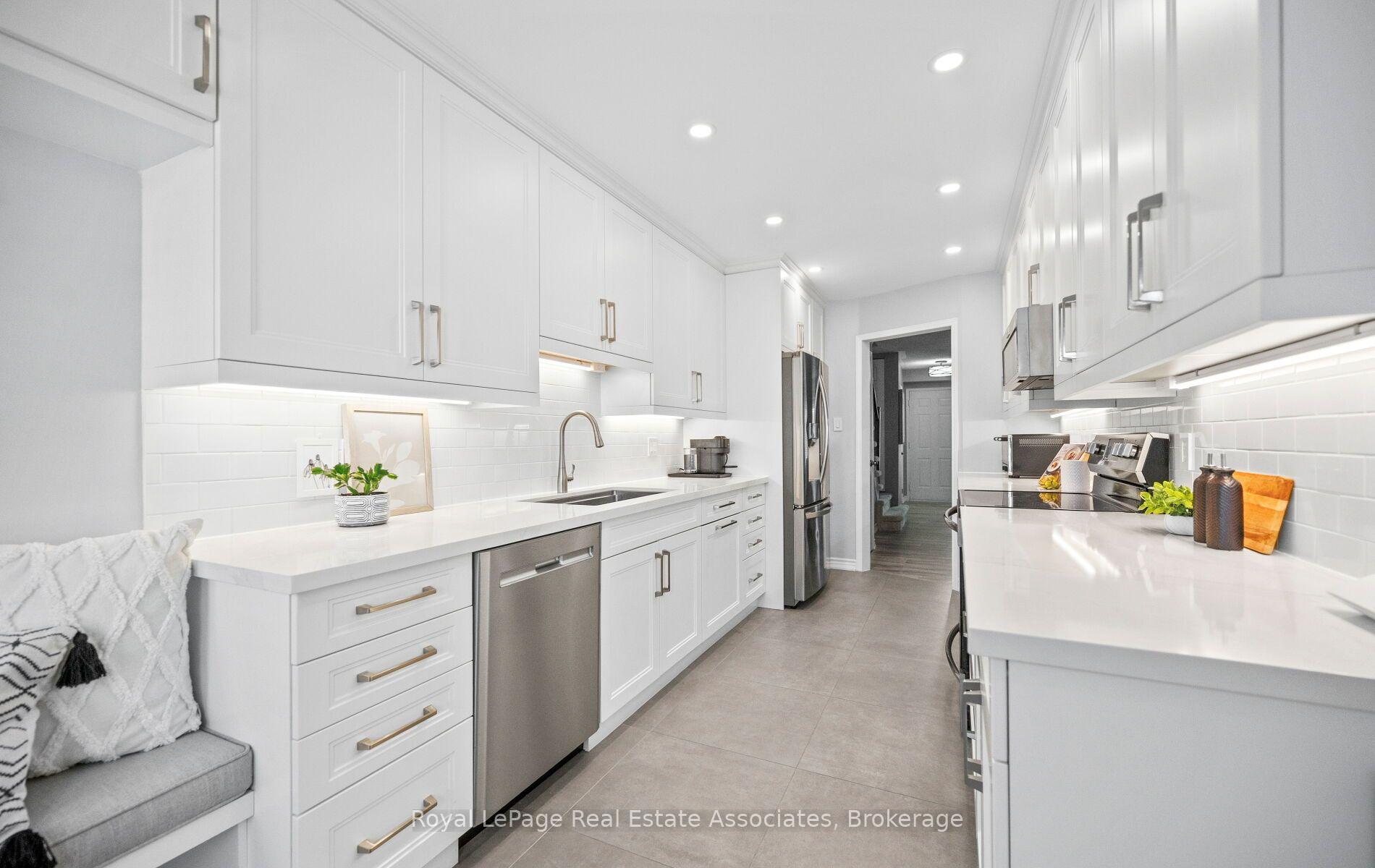 Photo 8 of Unit 19, 1485 Torrington Drive, Mississauga, East Credit — HOMEH