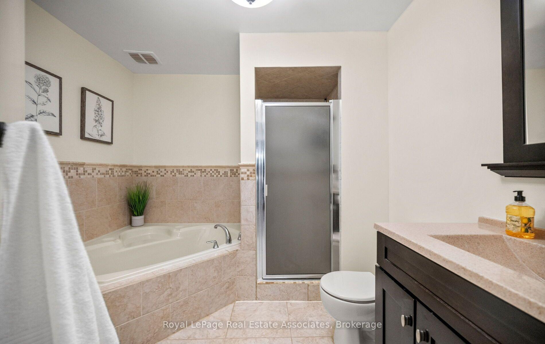 Photo 17 of Unit 19, 1485 Torrington Drive, Mississauga, East Credit — HOMEH