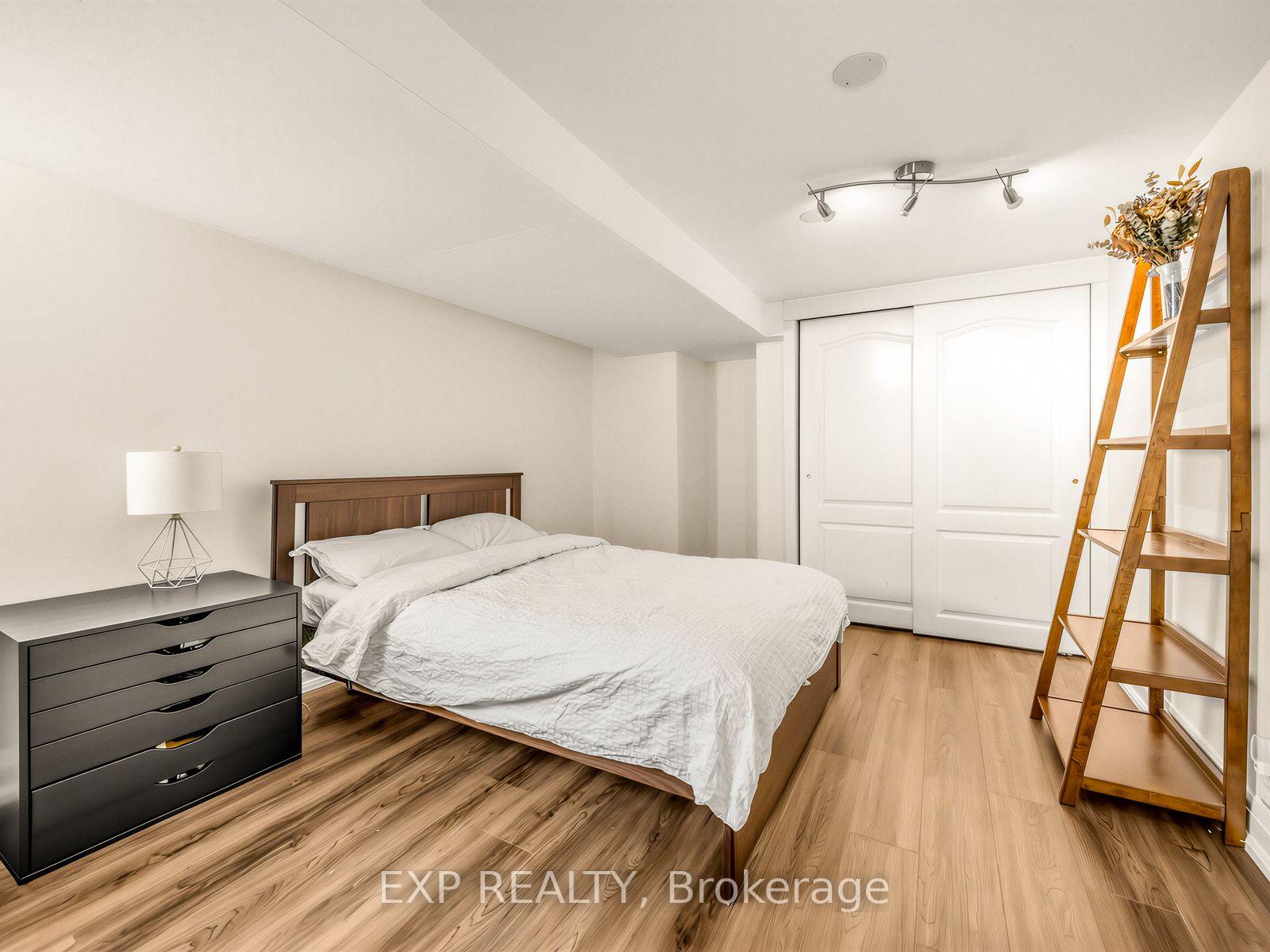 Photo 21 of 10 Yarn Road, Etobicoke, Islington-City Centre West — HOMEH