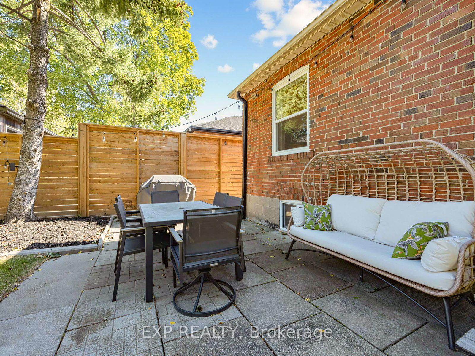 Photo 26 of 10 Yarn Road, Etobicoke, Islington-City Centre West — HOMEH