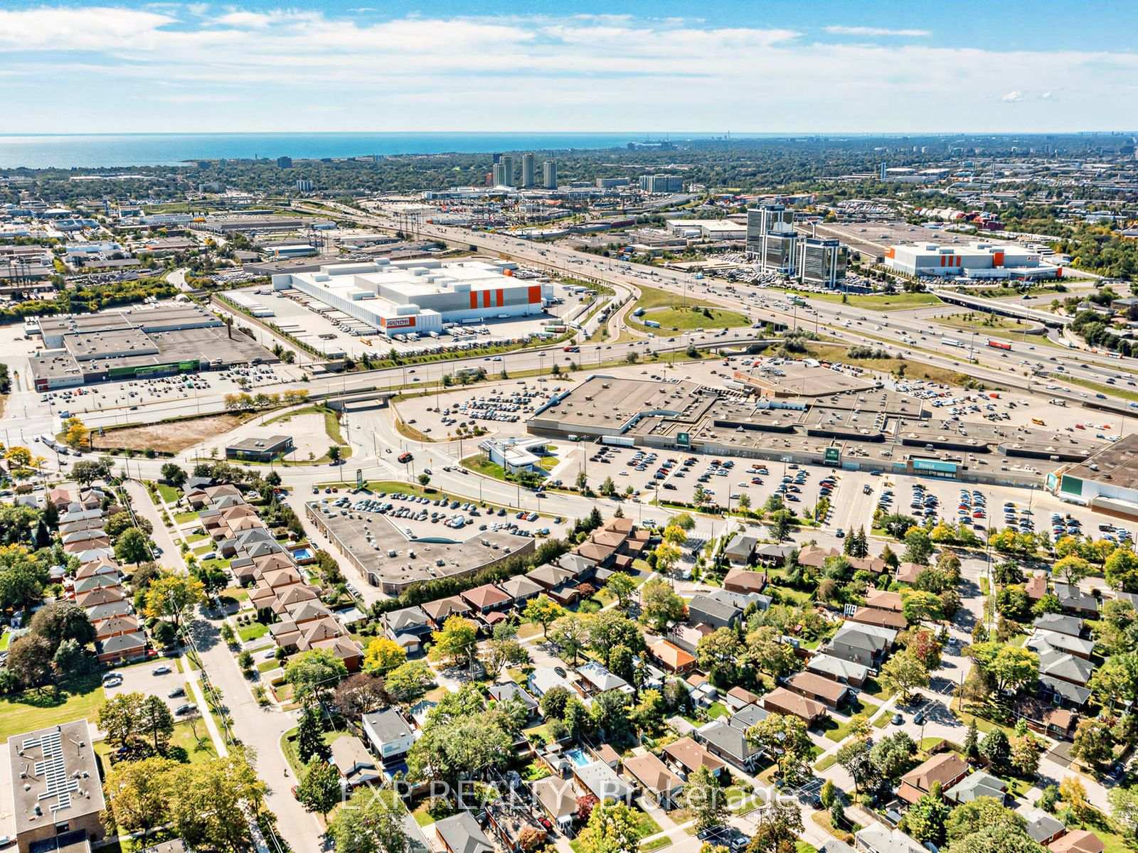 Photo 32 of 10 Yarn Road, Etobicoke, Islington-City Centre West — HOMEH