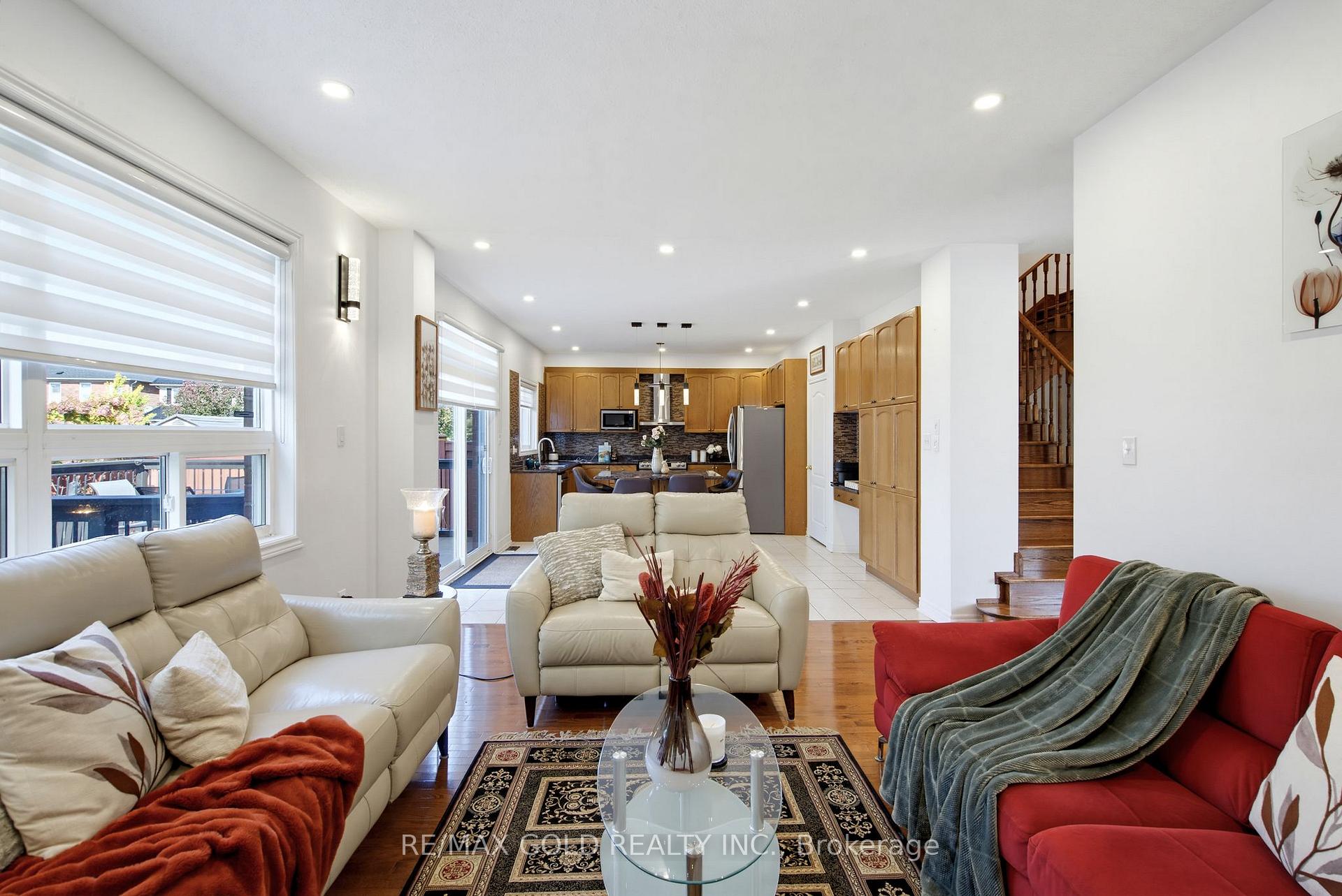 Photo 13 of 7 Darou Crescent, Brampton, Sandringham-Wellington — HOMEH