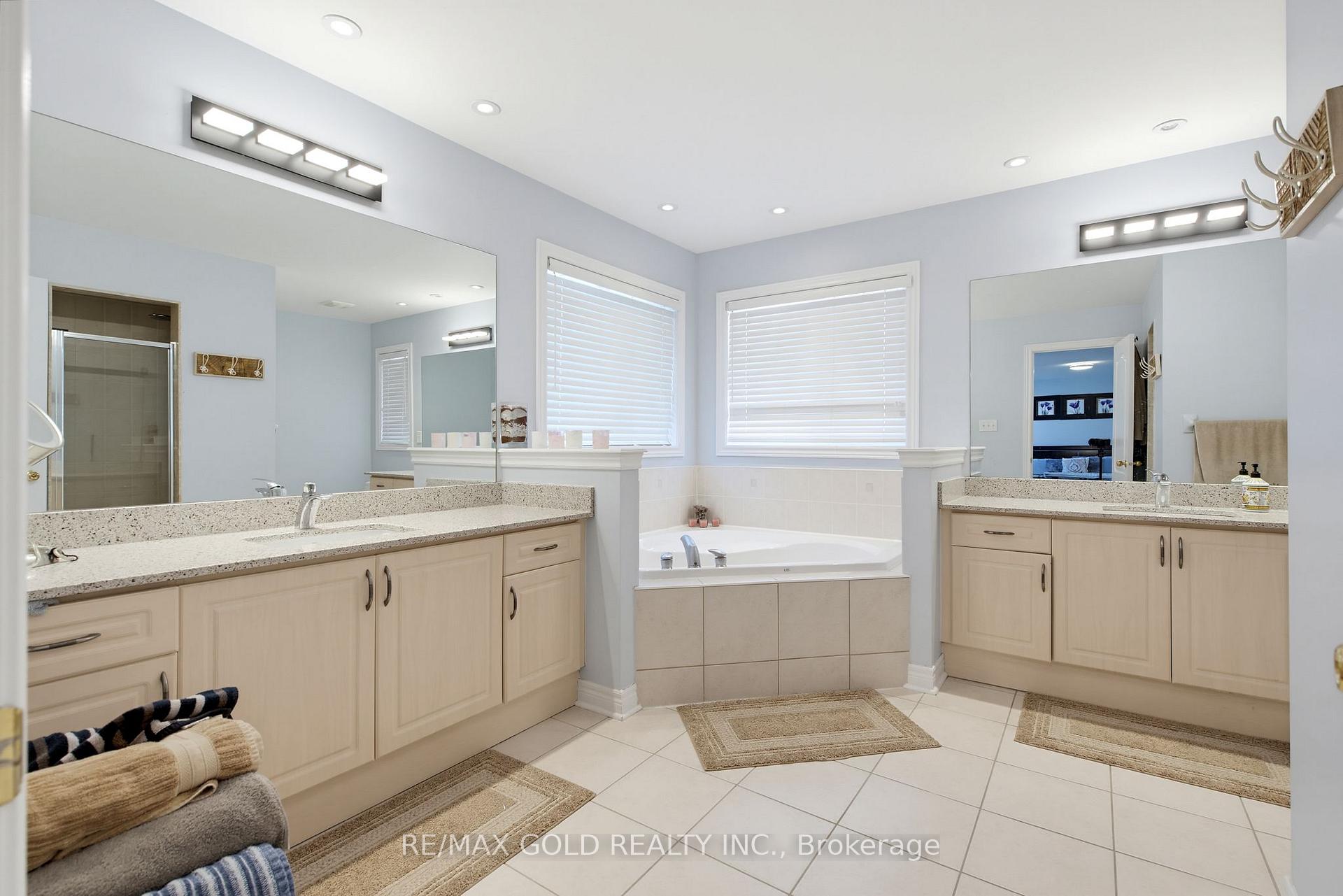 Photo 33 of 7 Darou Crescent, Brampton, Sandringham-Wellington — HOMEH