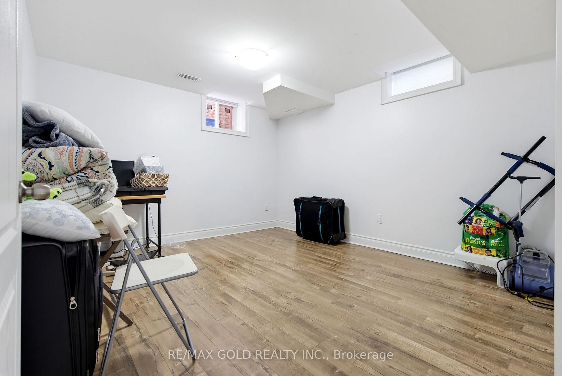Photo 37 of 7 Darou Crescent, Brampton, Sandringham-Wellington — HOMEH