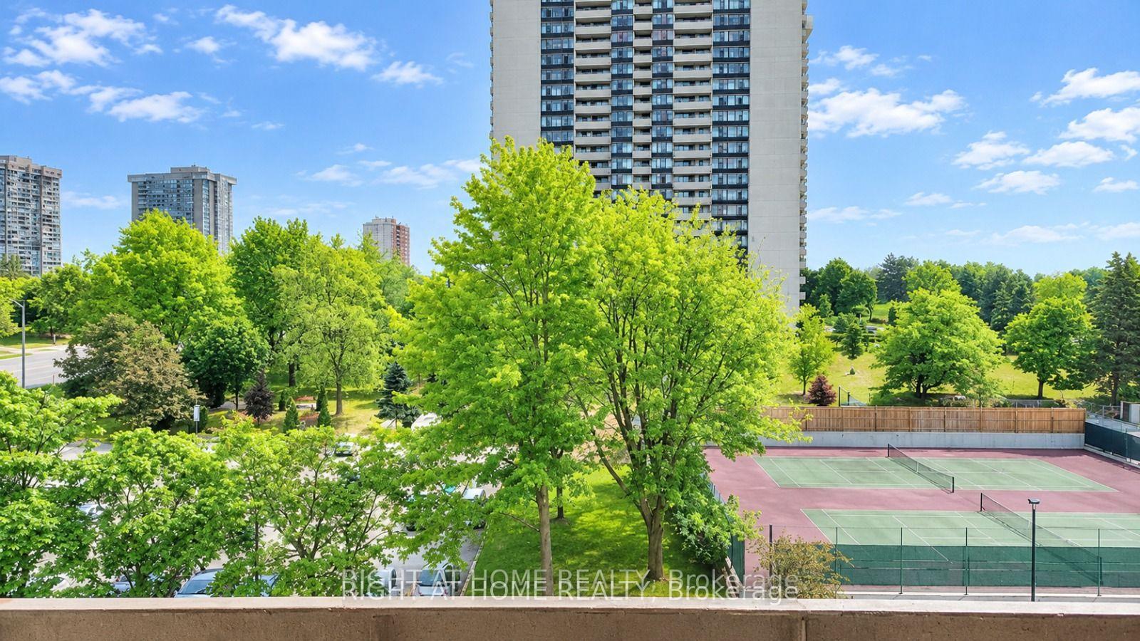 Photo 4 of Unit 701, 177 Linus Road, North York, Don Valley Village — HOMEH