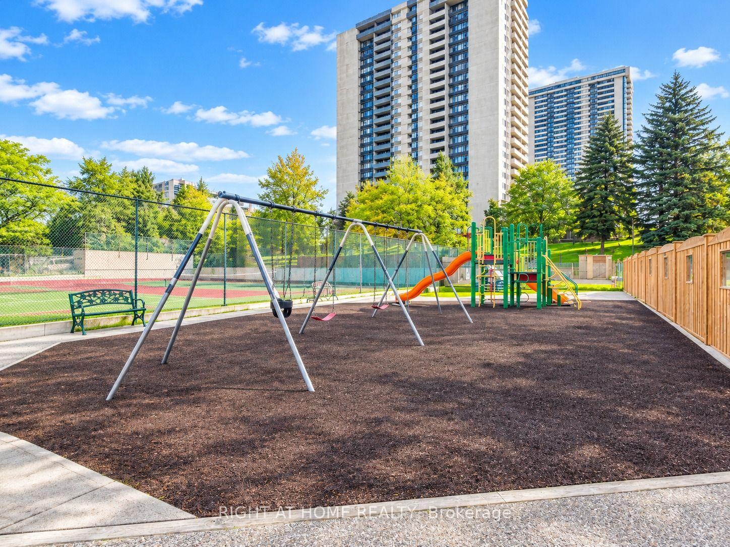 Photo 5 of Unit 701, 177 Linus Road, North York, Don Valley Village — HOMEH