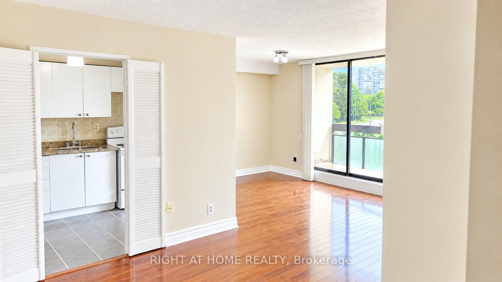Photo 8 of Unit 701, 177 Linus Road, North York, Don Valley Village — HOMEH