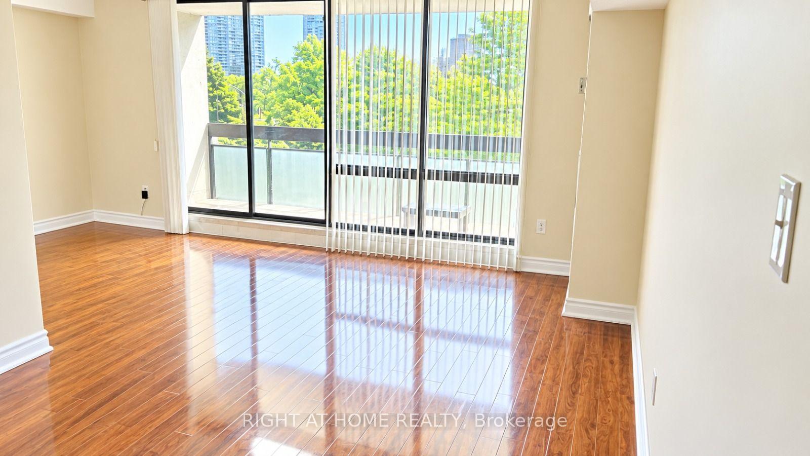 Photo 9 of Unit 701, 177 Linus Road, North York, Don Valley Village — HOMEH