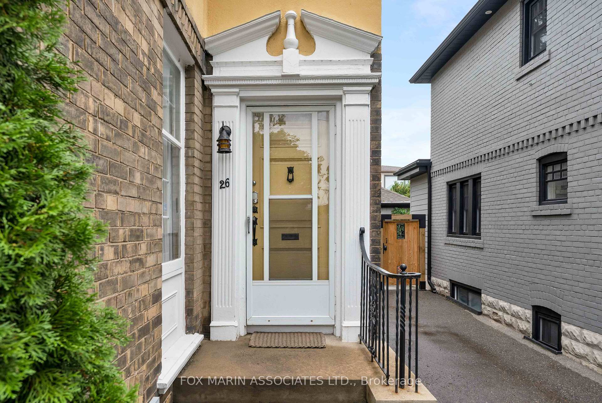 Photo 3 of 26 Claxton Boulevard, Toronto, Humewood-Cedarvale — HOMEH