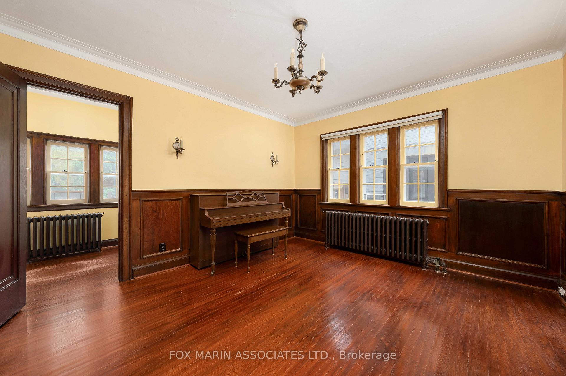 Photo 10 of 26 Claxton Boulevard, Toronto, Humewood-Cedarvale — HOMEH