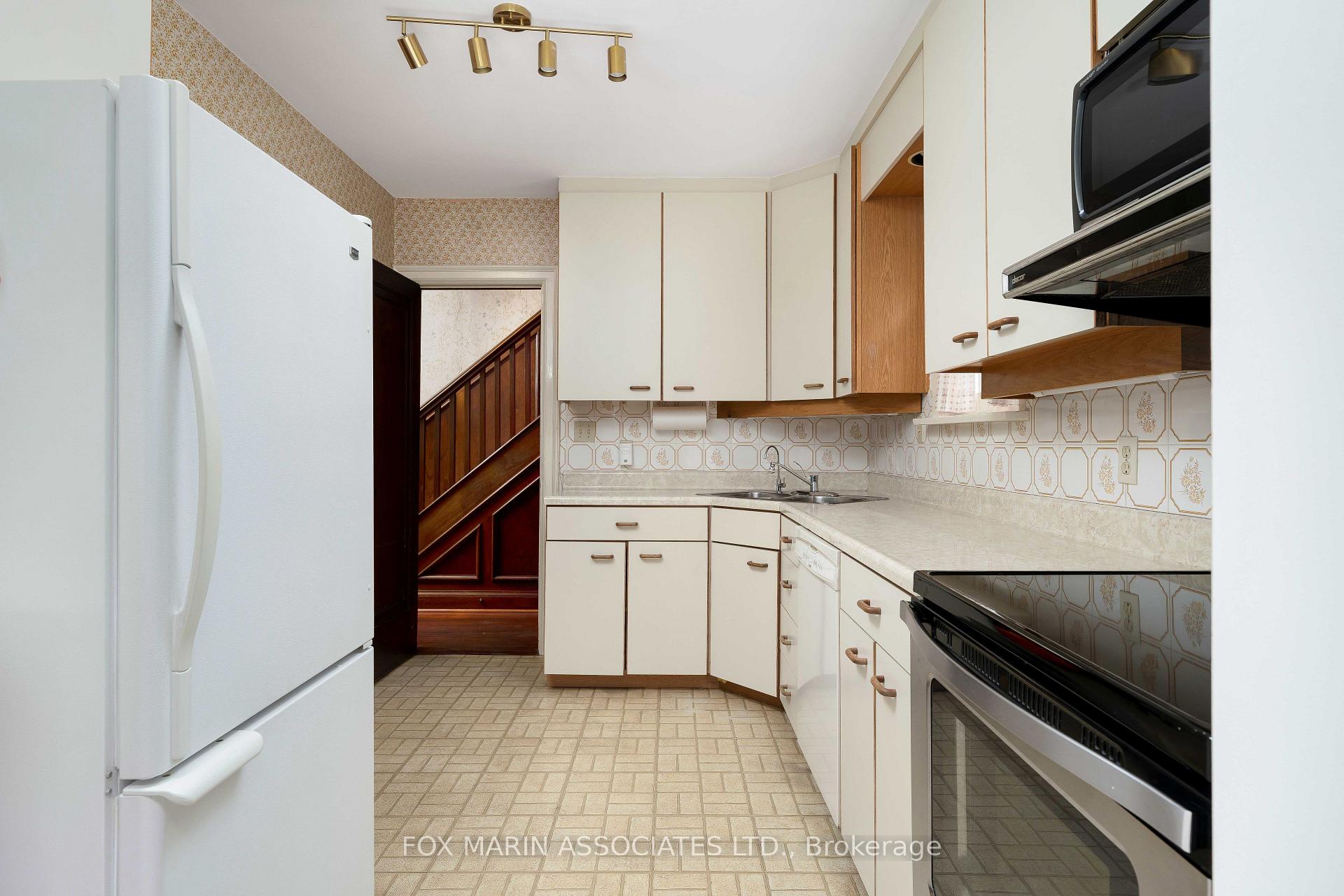 Photo 14 of 26 Claxton Boulevard, Toronto, Humewood-Cedarvale — HOMEH